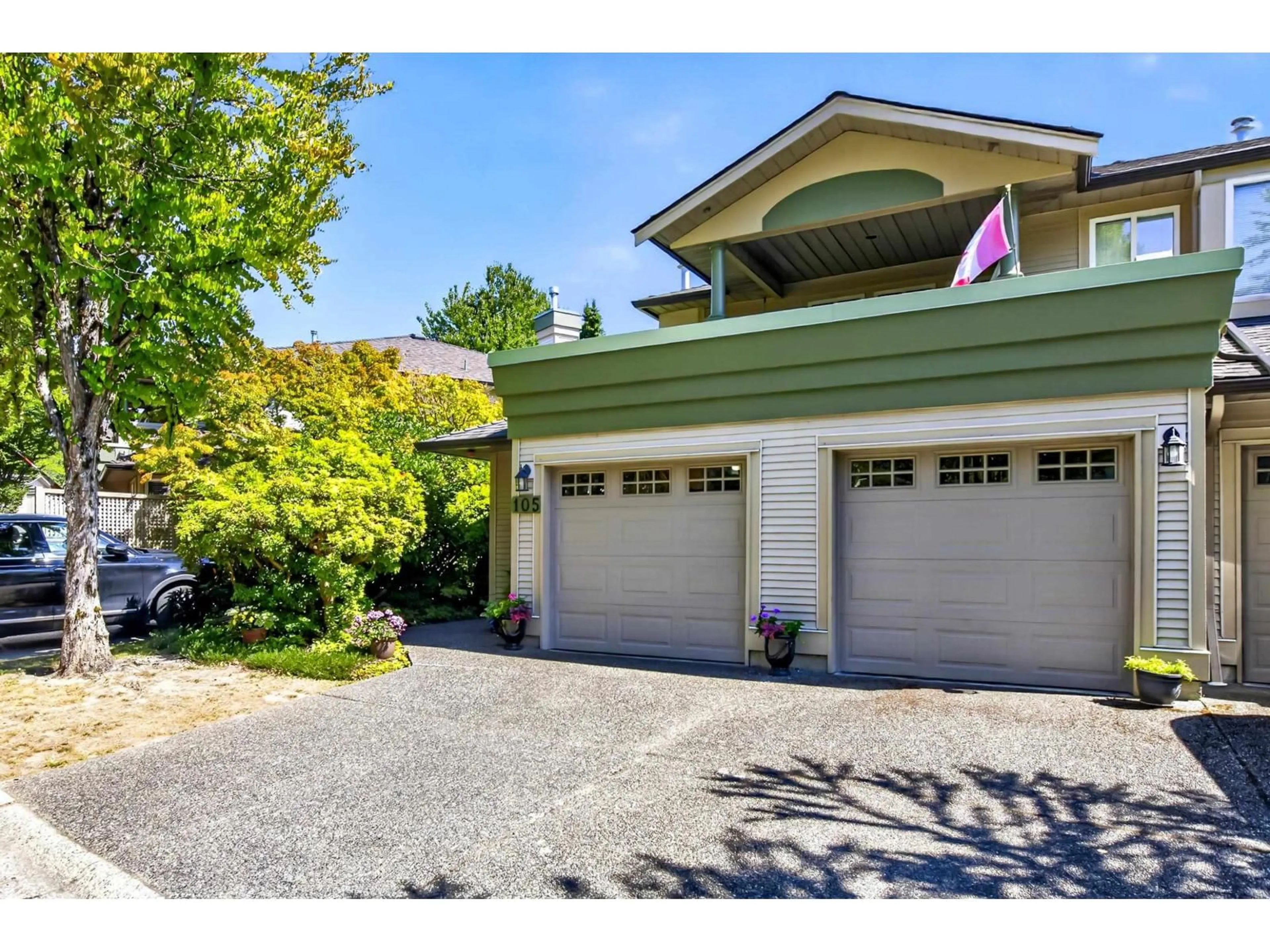 Indoor garage for 105 - 13888 70 AVENUE, Surrey British Columbia V3W0R8