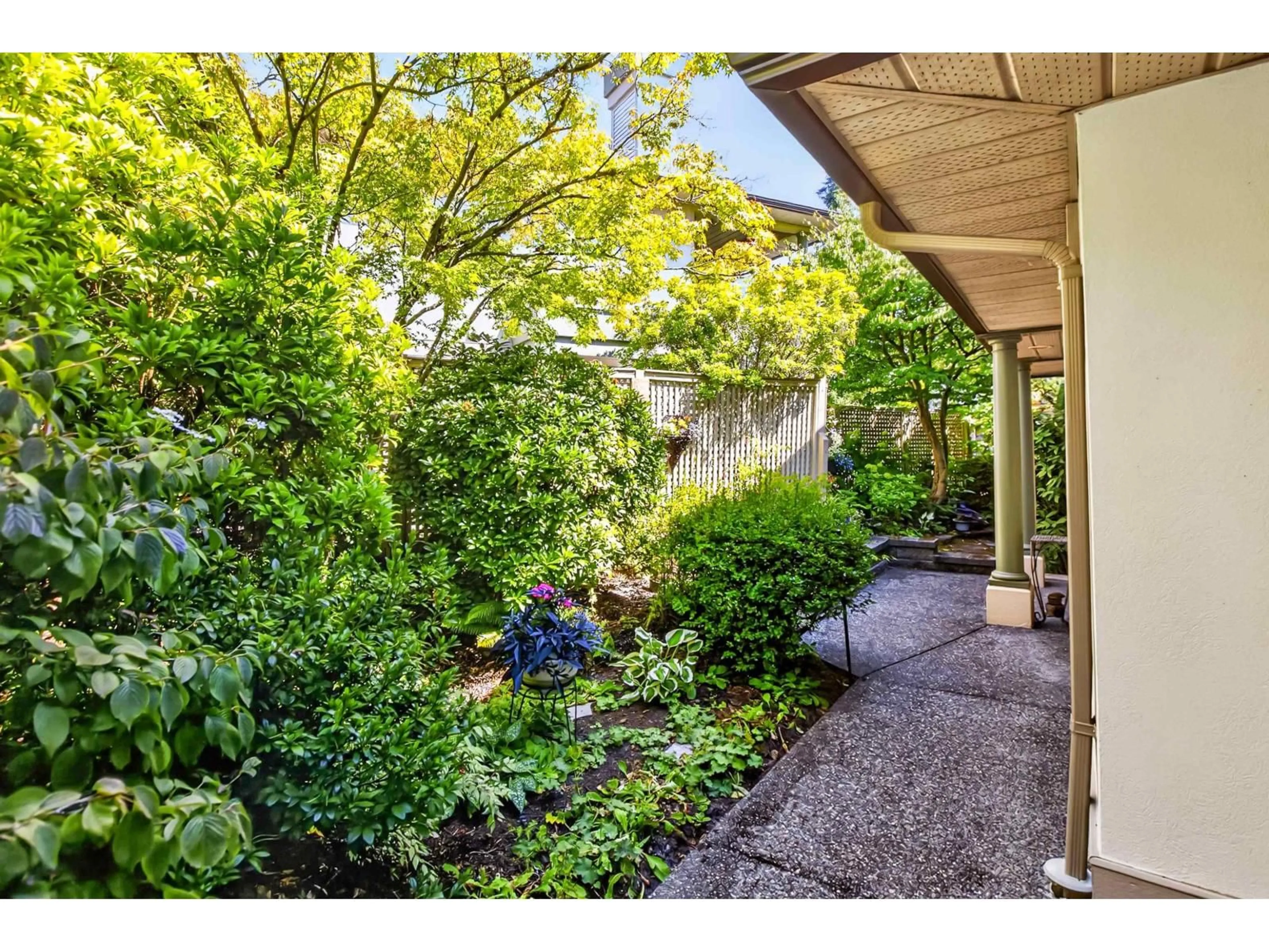 Patio, street for 105 - 13888 70 AVENUE, Surrey British Columbia V3W0R8