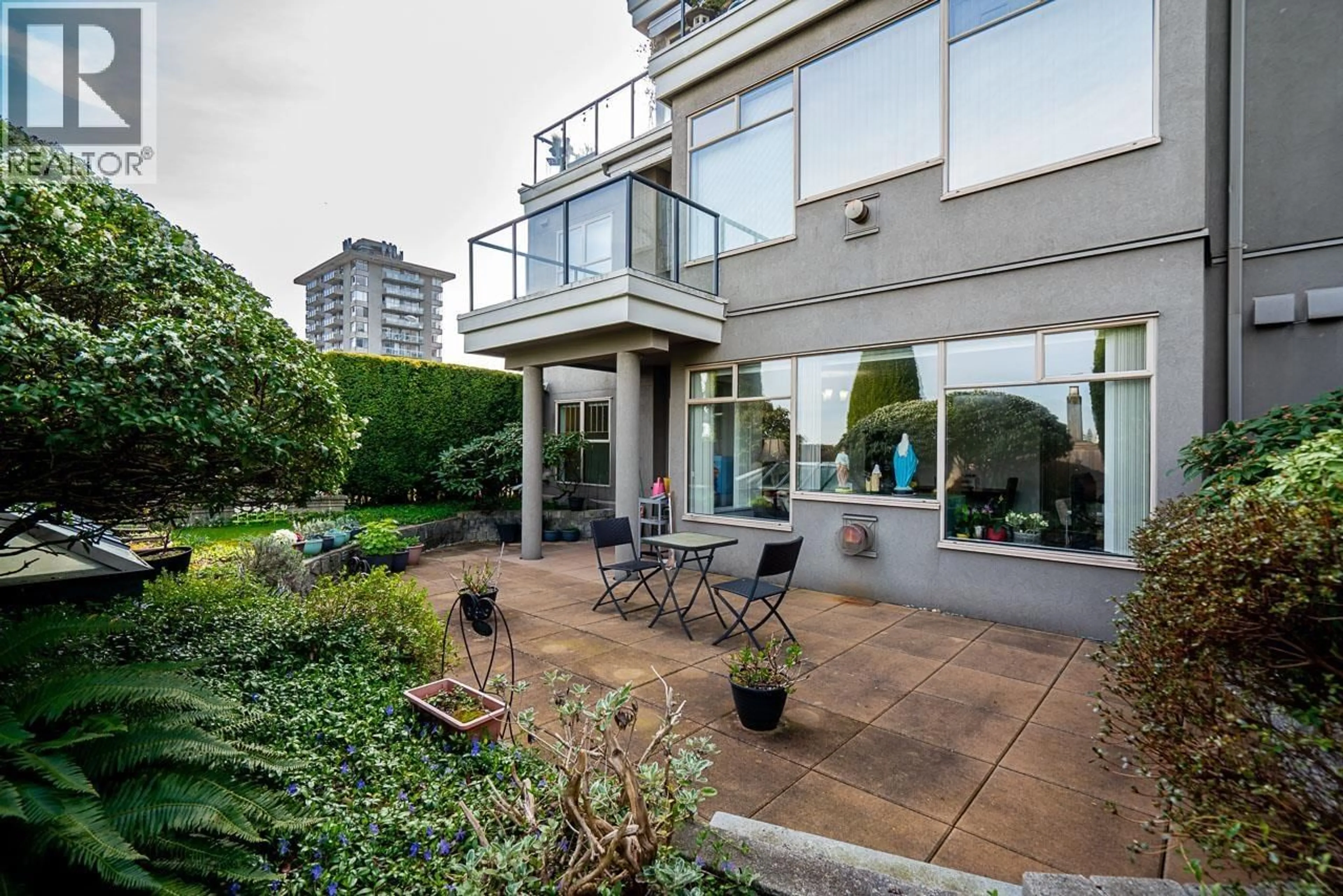 Patio, unknown for 204 - 1765 MARINE DRIVE, West Vancouver British Columbia V7V1J5