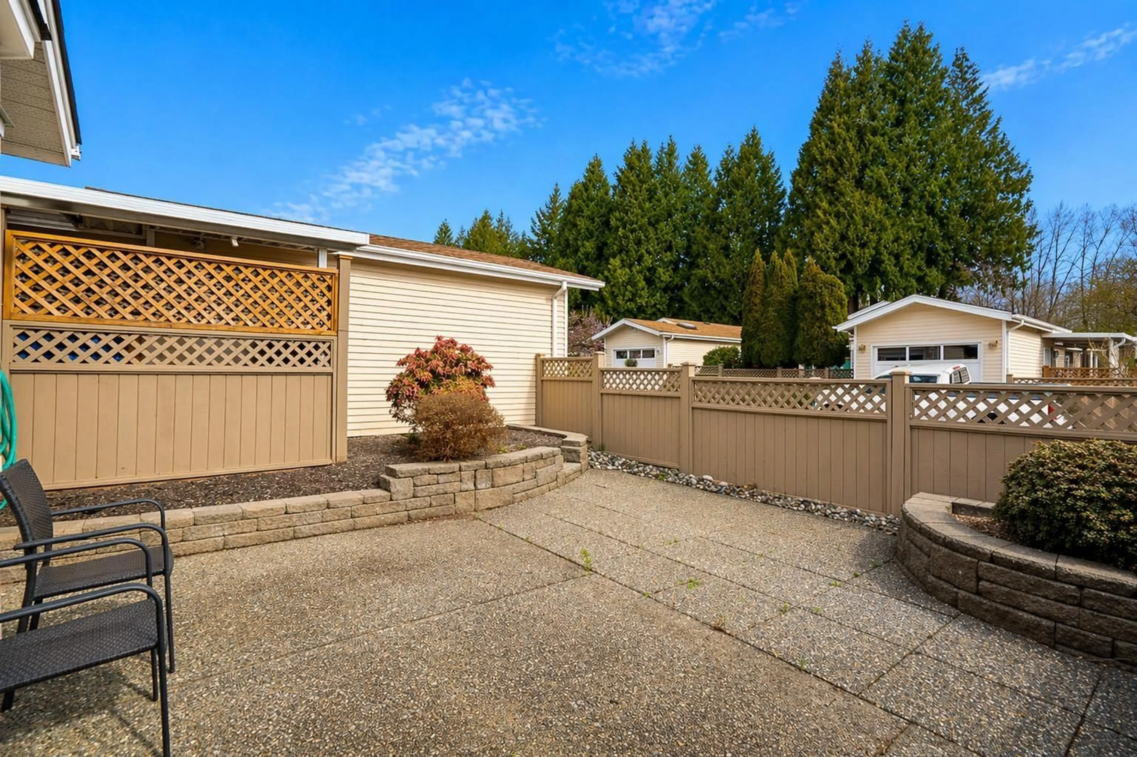 Home with vinyl exterior material, street for 64 - 1400 164 STREET, Surrey British Columbia V4A8V8