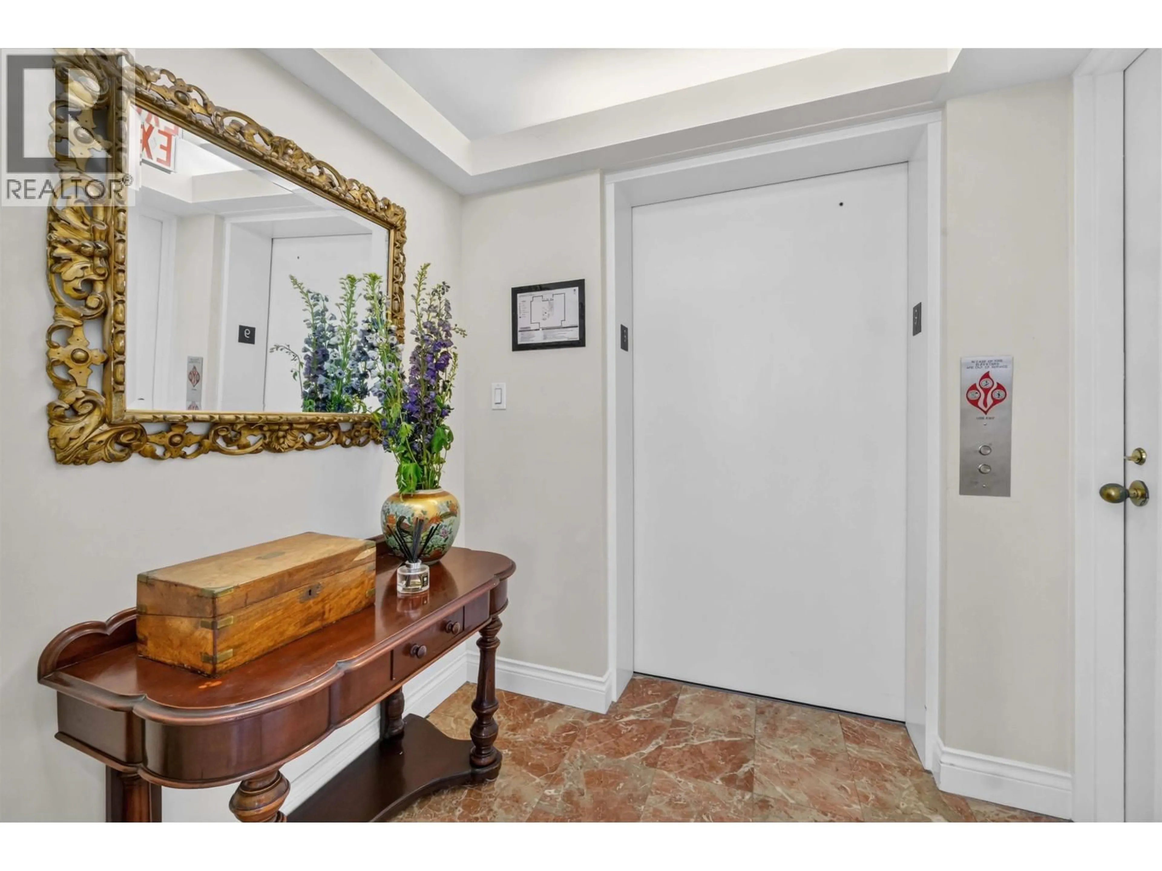 Indoor entryway for 9 - 2128 43RD AVENUE, Vancouver British Columbia V6M2E1