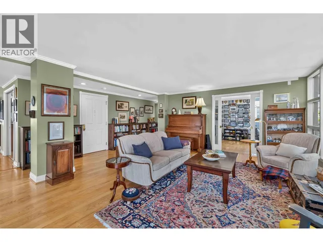 9 - 2128 43RD AVENUE, Vancouver 5