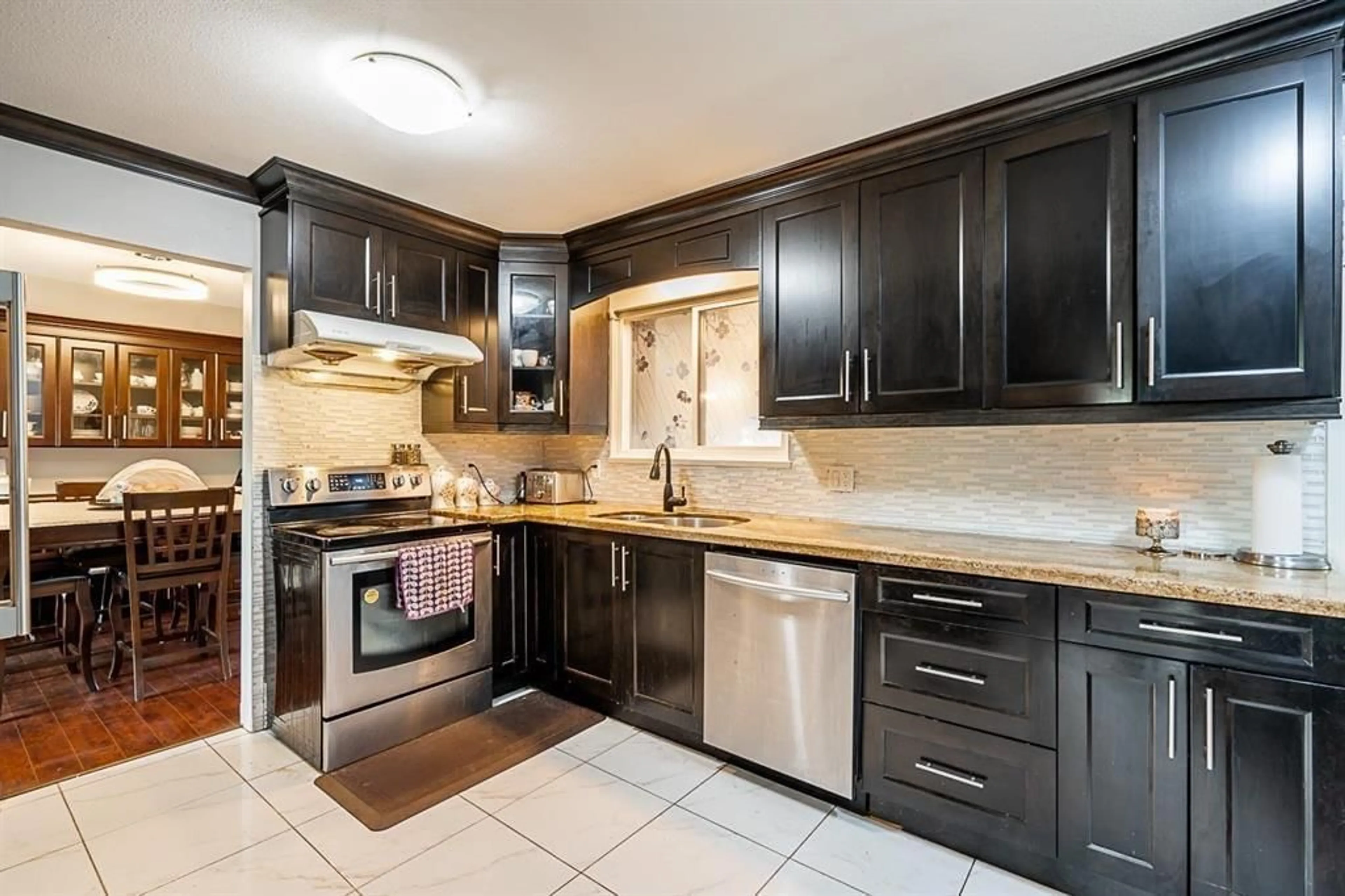 Unknown for 12845 64 AVENUE, Surrey British Columbia V3W1X4