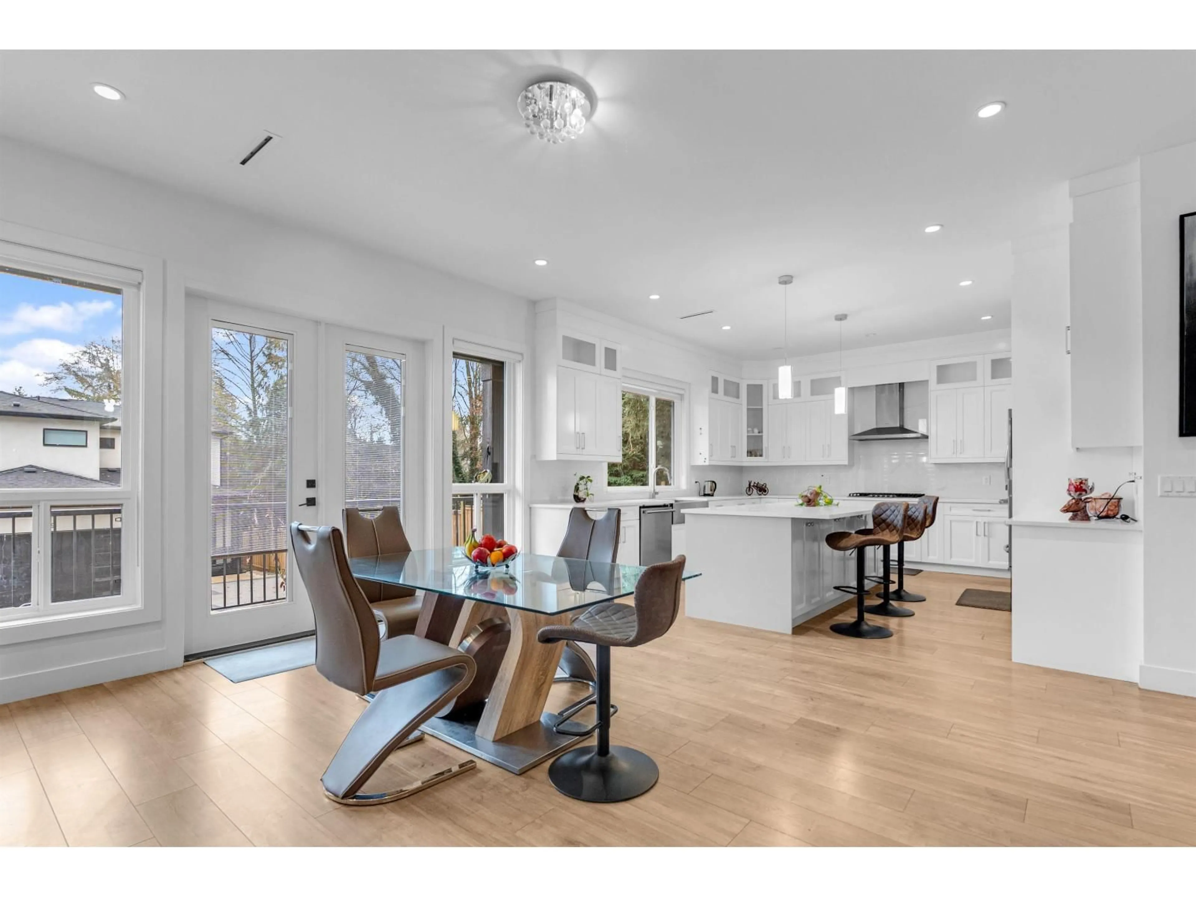 Open concept kitchen, unknown for 13995 79A AVENUE, Surrey British Columbia V3W2Z5