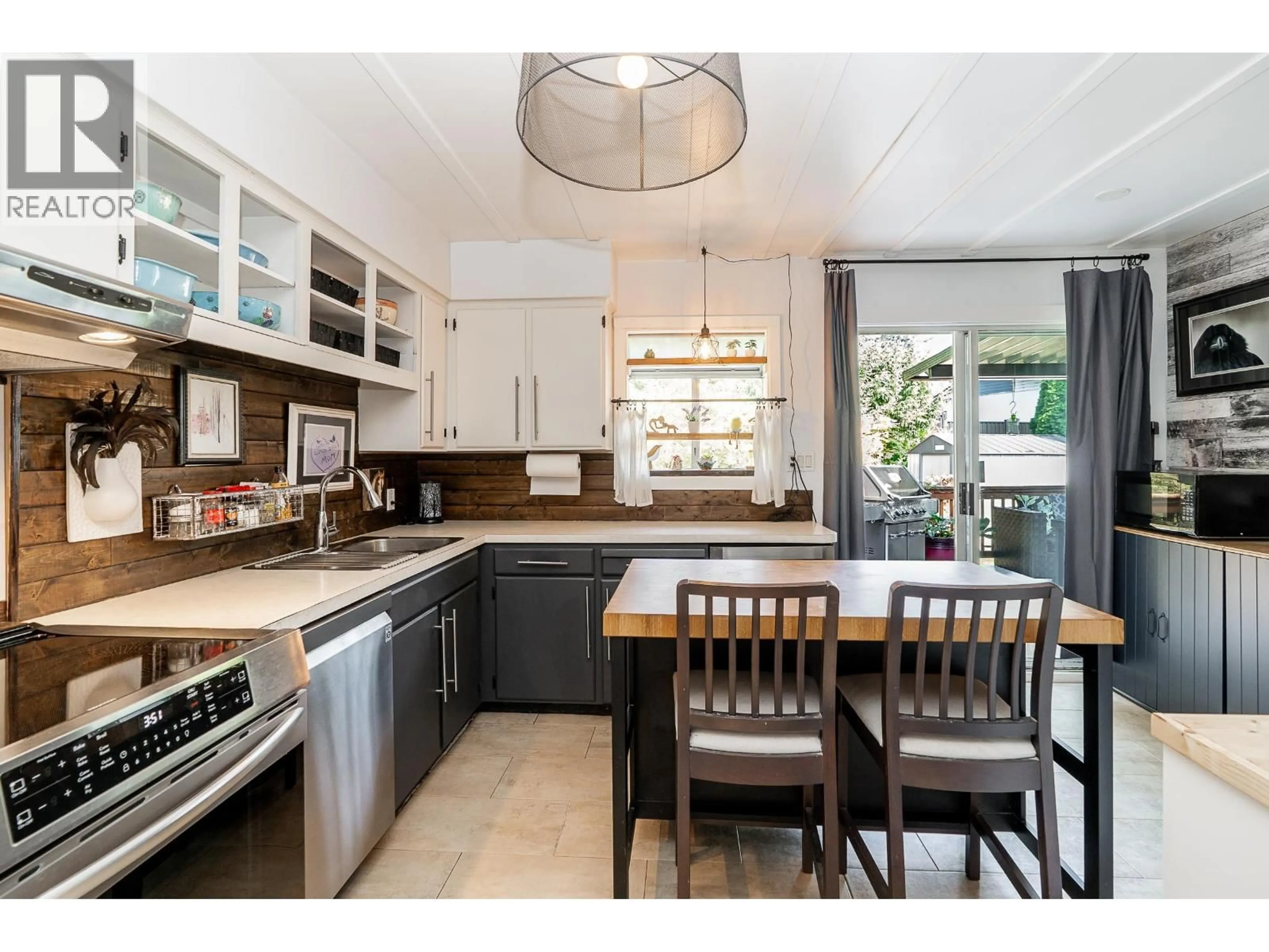 Open concept kitchen, unknown for 635 MIDVALE STREET, Coquitlam British Columbia V3J6M1