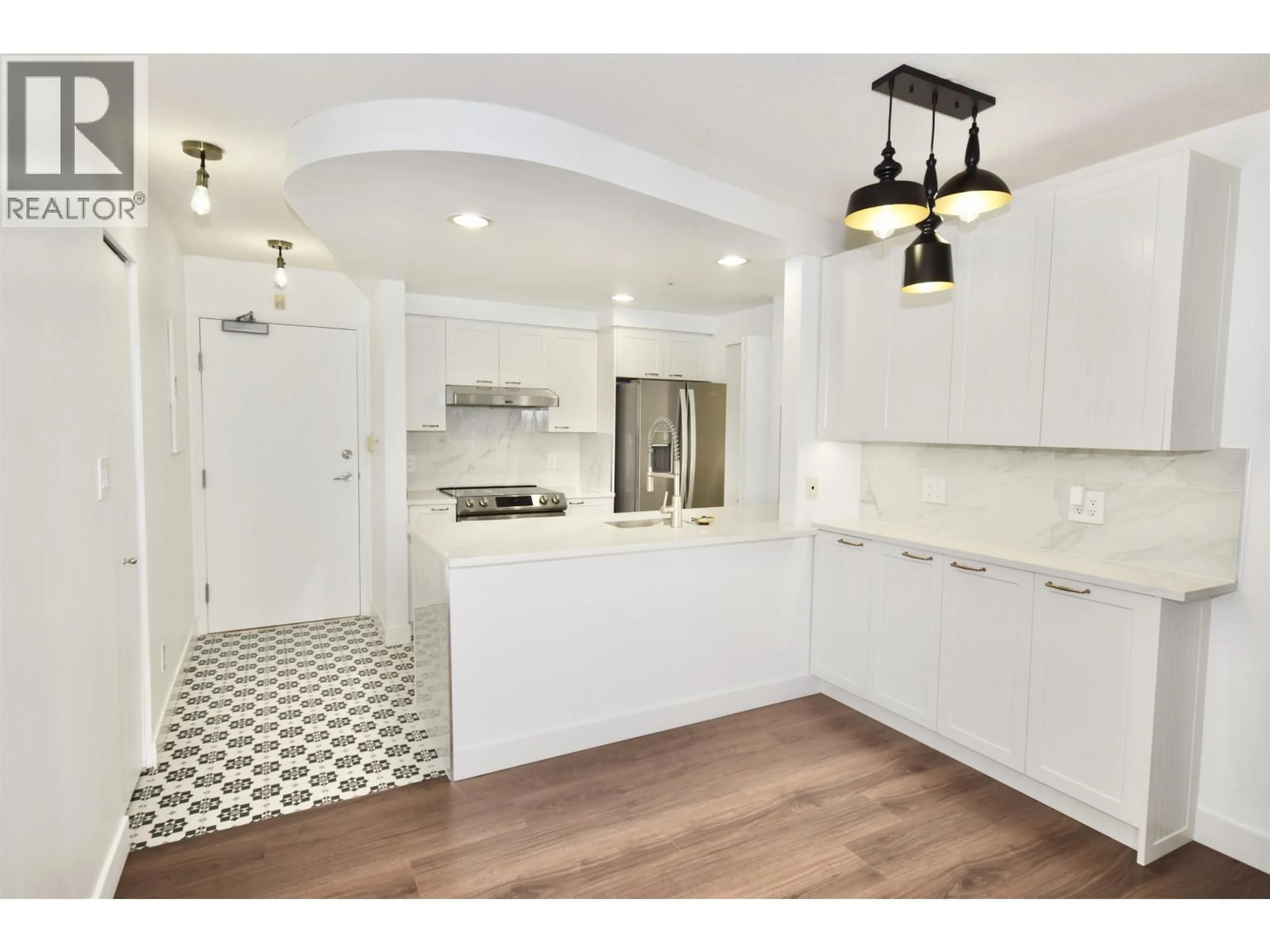 Open concept kitchen, ceramic/tile floor for 1609 - 1009 EXPO BOULEVARD, Vancouver British Columbia V6Z2V9