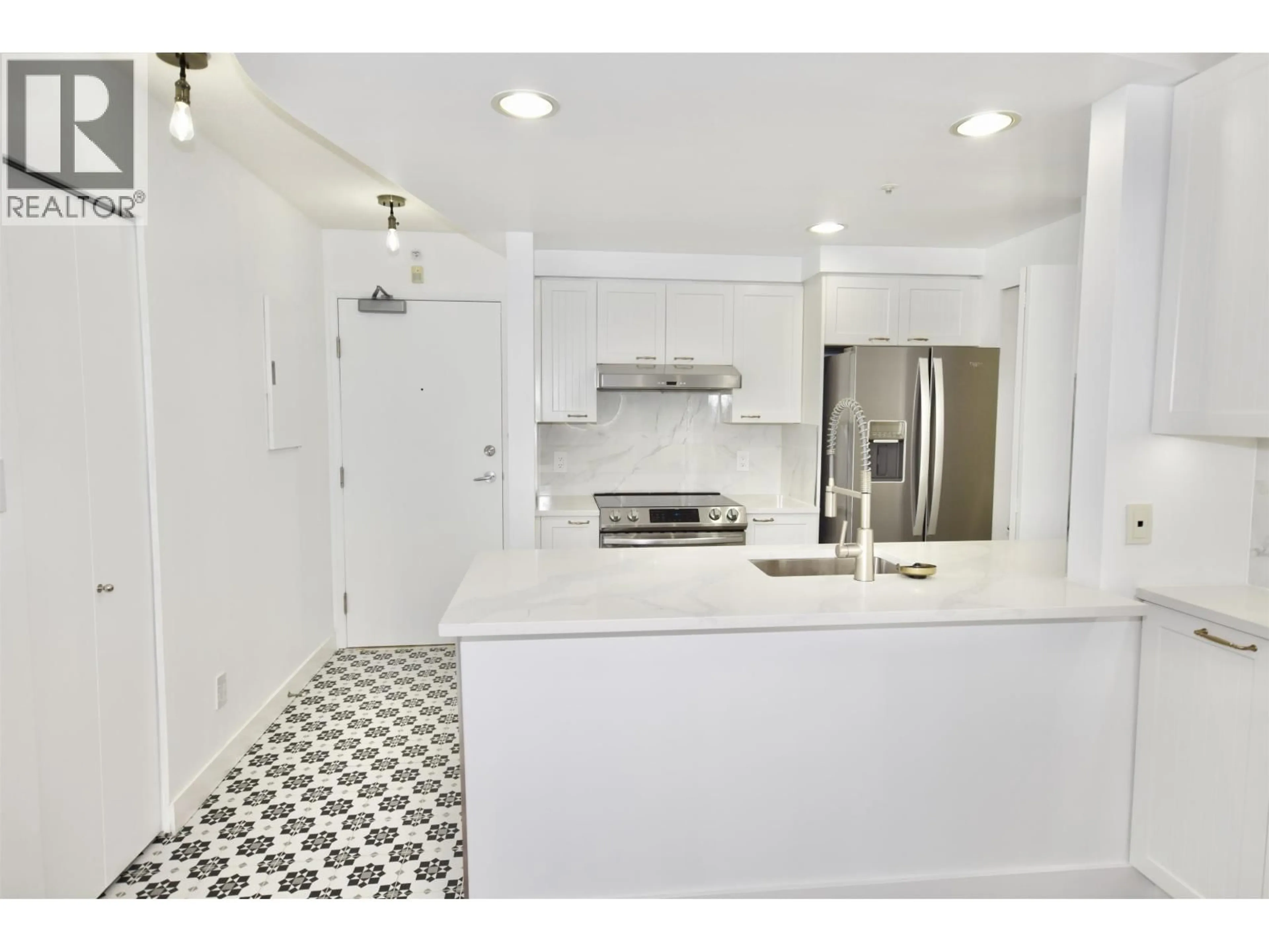 Open concept kitchen, ceramic/tile floor for 1609 - 1009 EXPO BOULEVARD, Vancouver British Columbia V6Z2V9