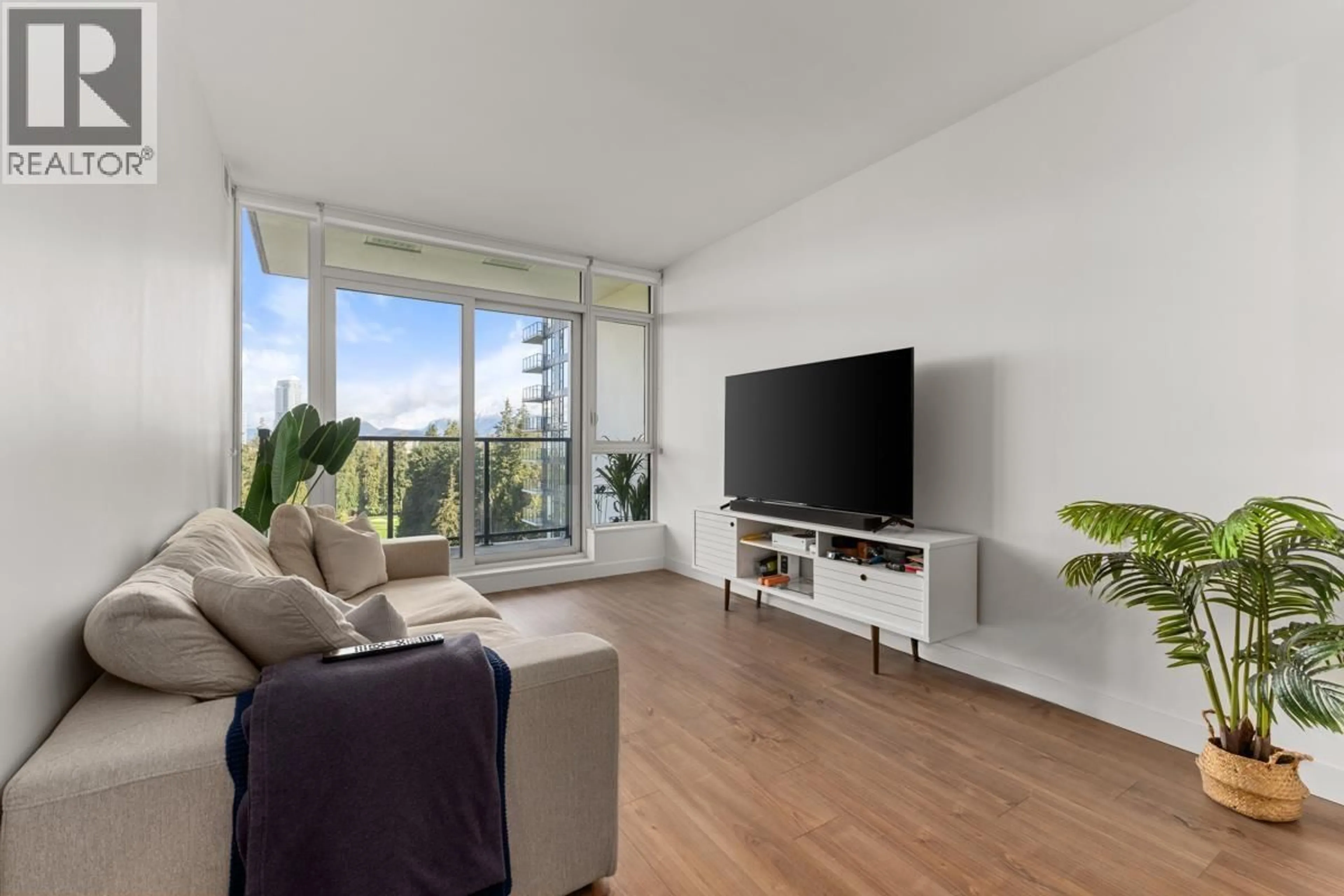 Living room with furniture, wood/laminate floor for 1702 - 585 AUSTIN AVENUE, Coquitlam British Columbia V3K0G6