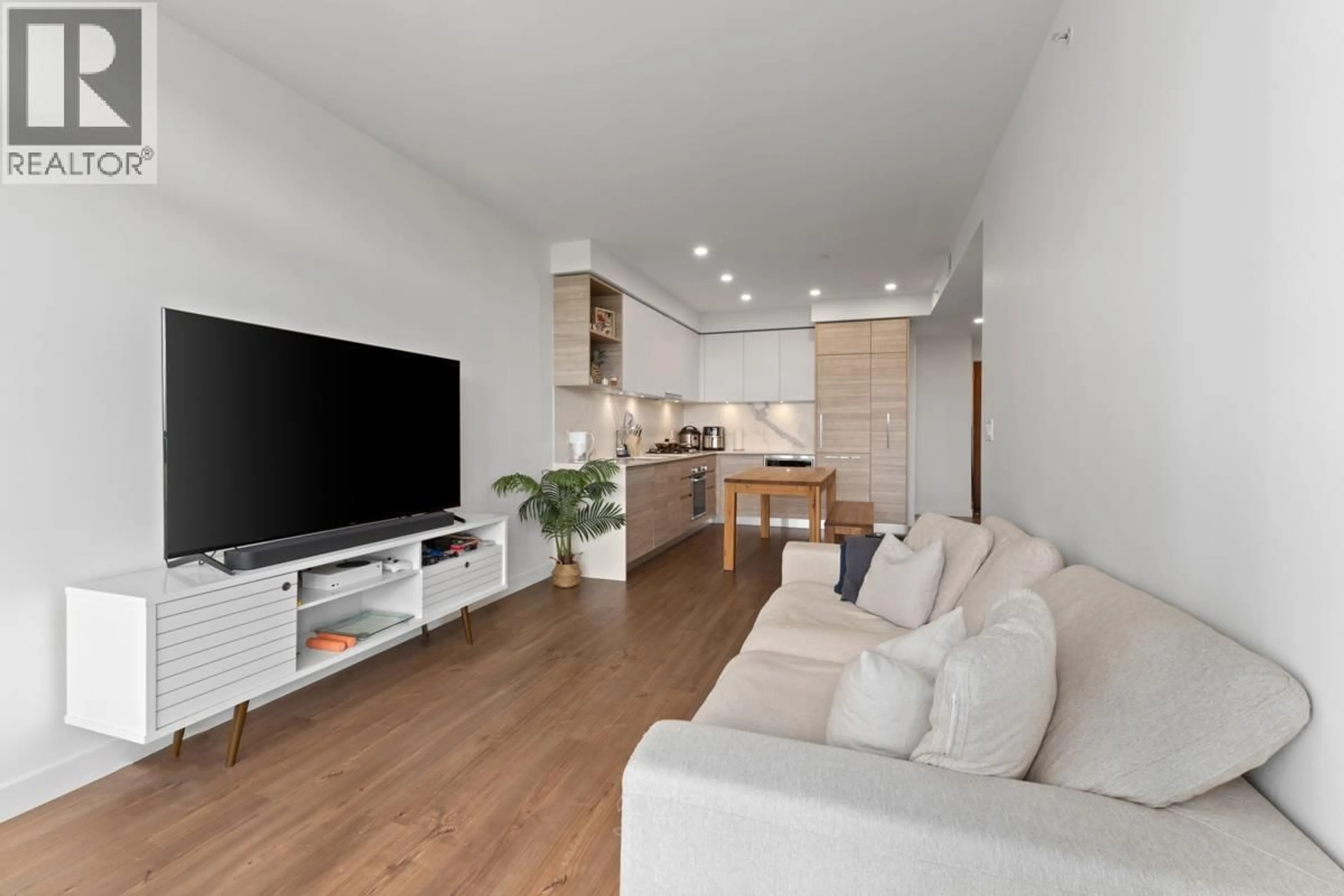 Living room with furniture, unknown for 1702 - 585 AUSTIN AVENUE, Coquitlam British Columbia V3K0G6