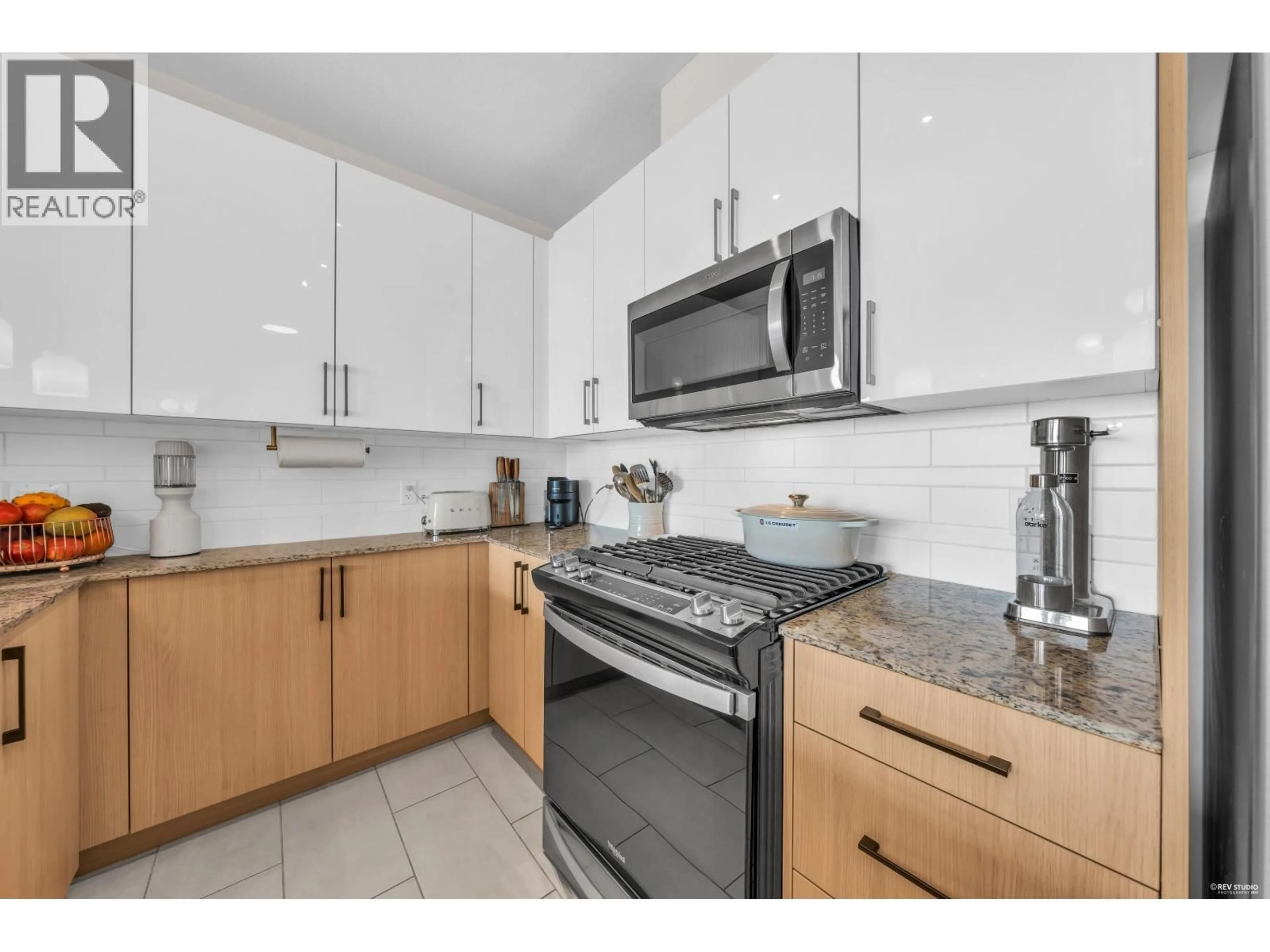 Standard kitchen, unknown for 1805 - 280 ROSS DRIVE, New Westminster British Columbia V3L0C2