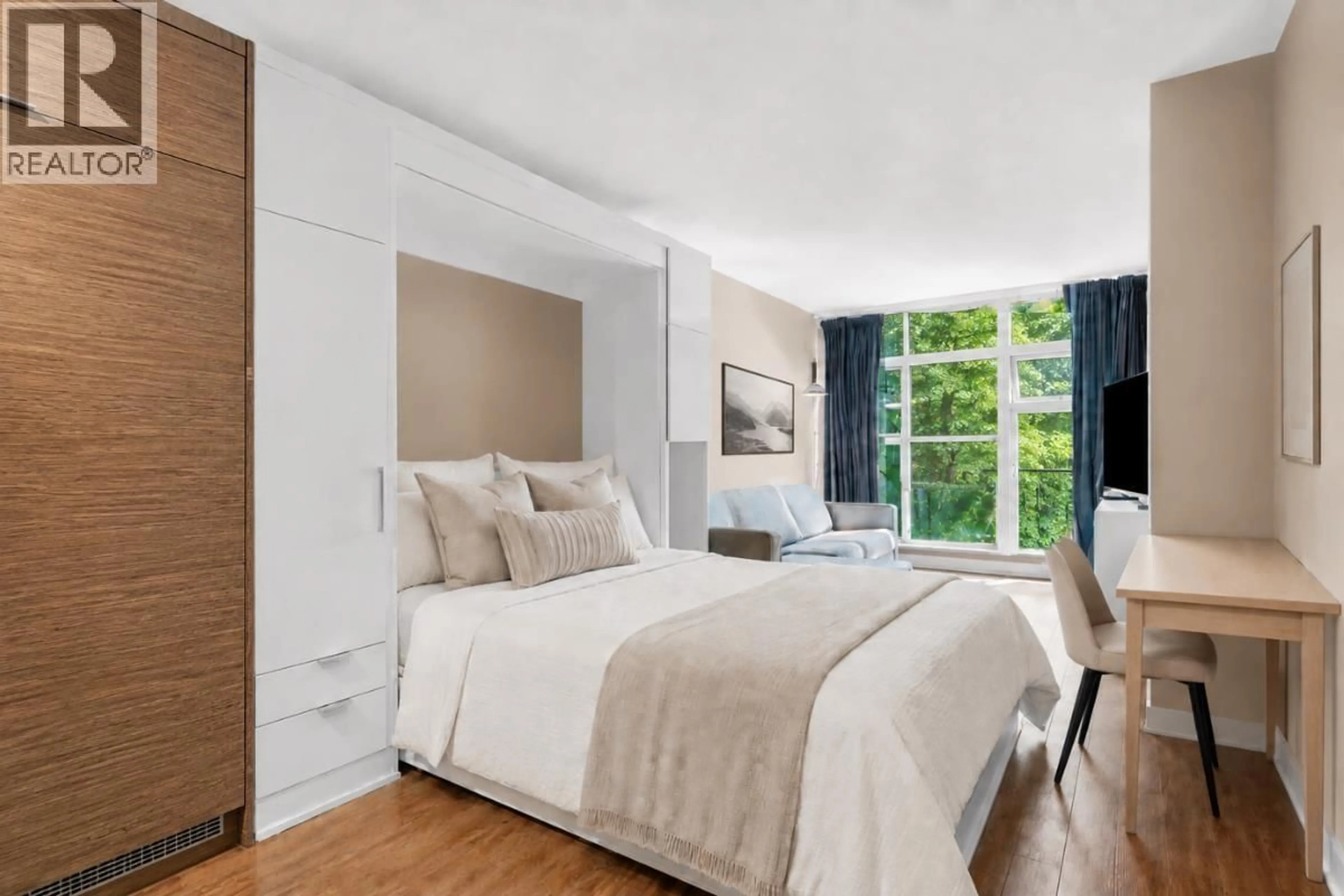 Bedroom with bed, unknown for 216 - 1777 7TH AVENUE, Vancouver British Columbia V6J0E5