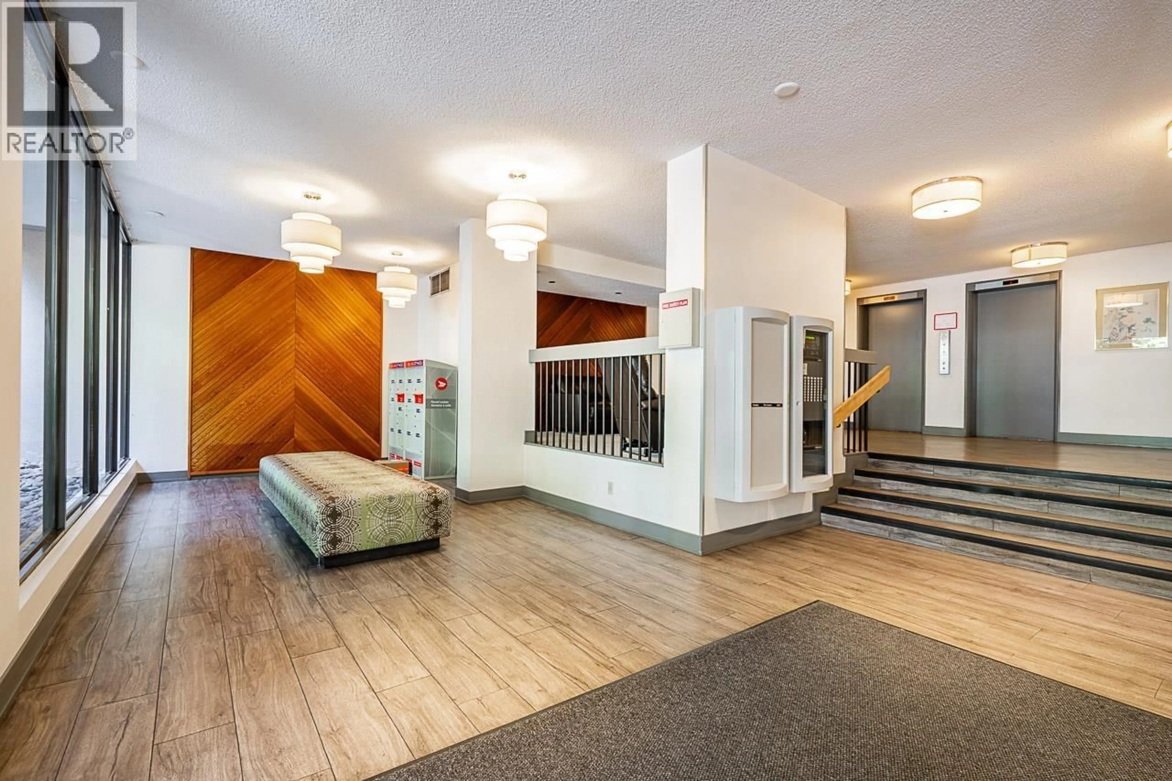 Lobby for 404 - 2020 BELLWOOD AVENUE, Burnaby British Columbia V5B4P8