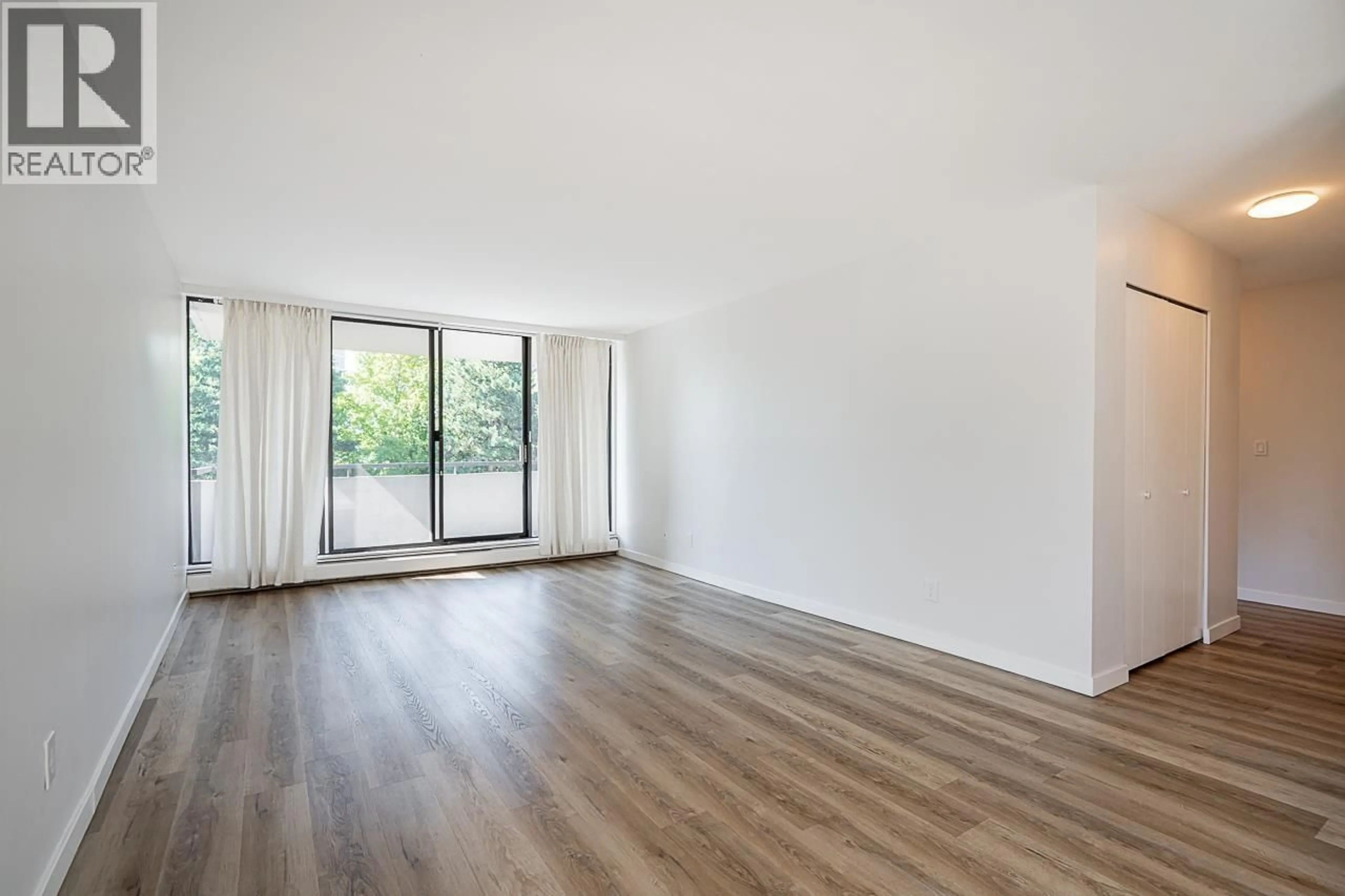 A pic of a room for 404 - 2020 BELLWOOD AVENUE, Burnaby British Columbia V5B4P8
