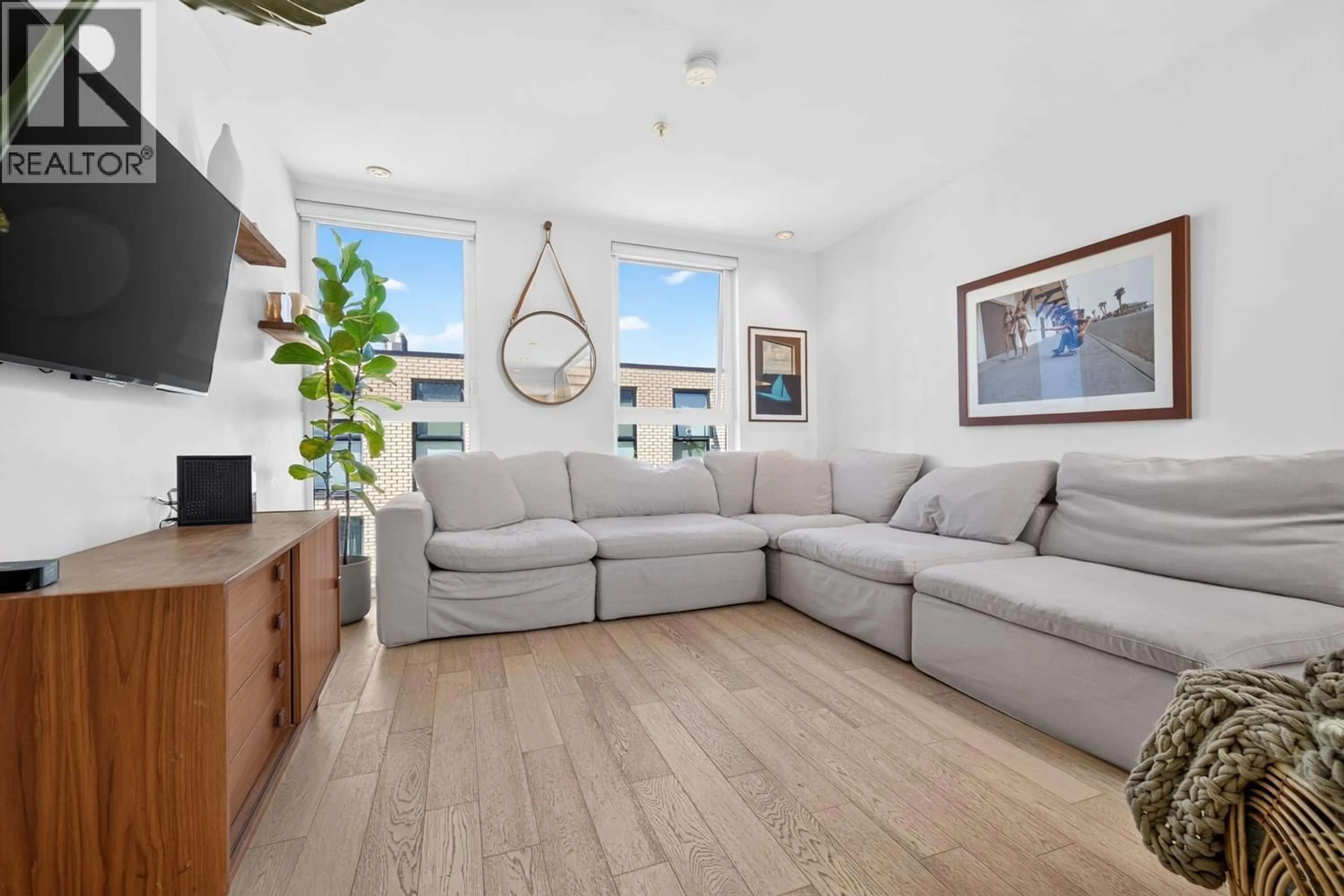 Living room with furniture, unknown for 305 - 1647 PENDER STREET, Vancouver British Columbia V5L1W2