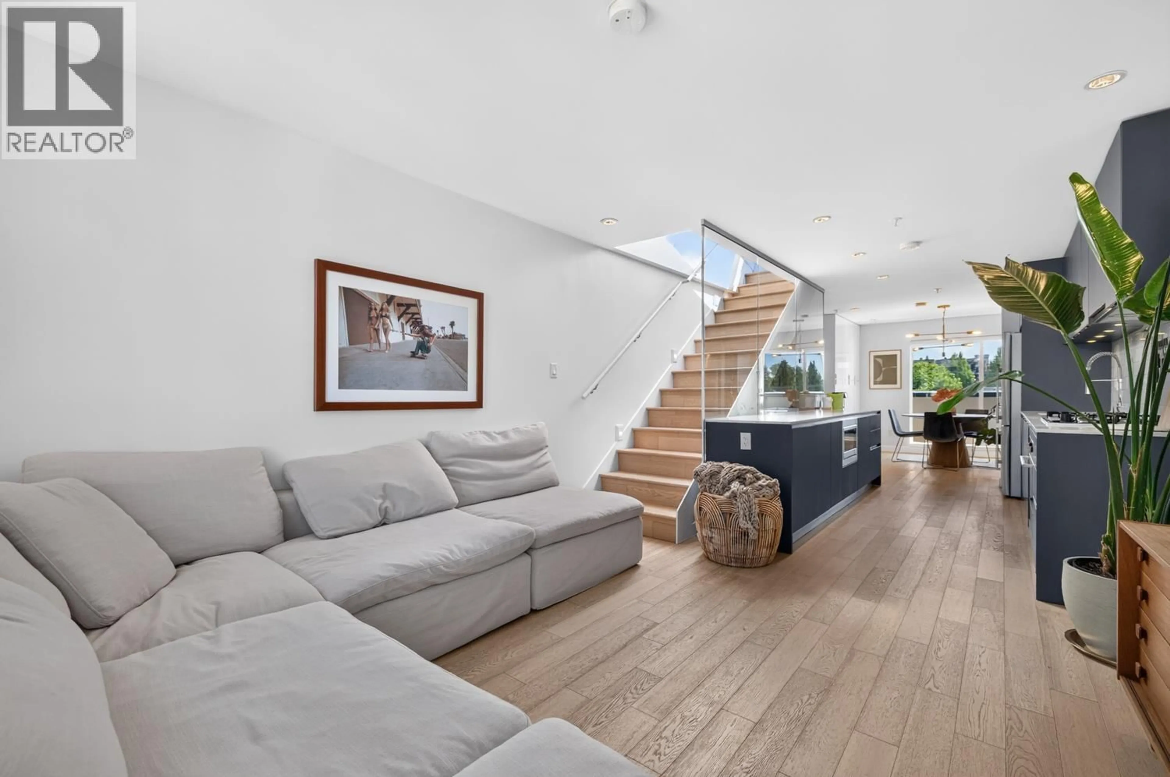 Unknown for 305 - 1647 PENDER STREET, Vancouver British Columbia V5L1W2