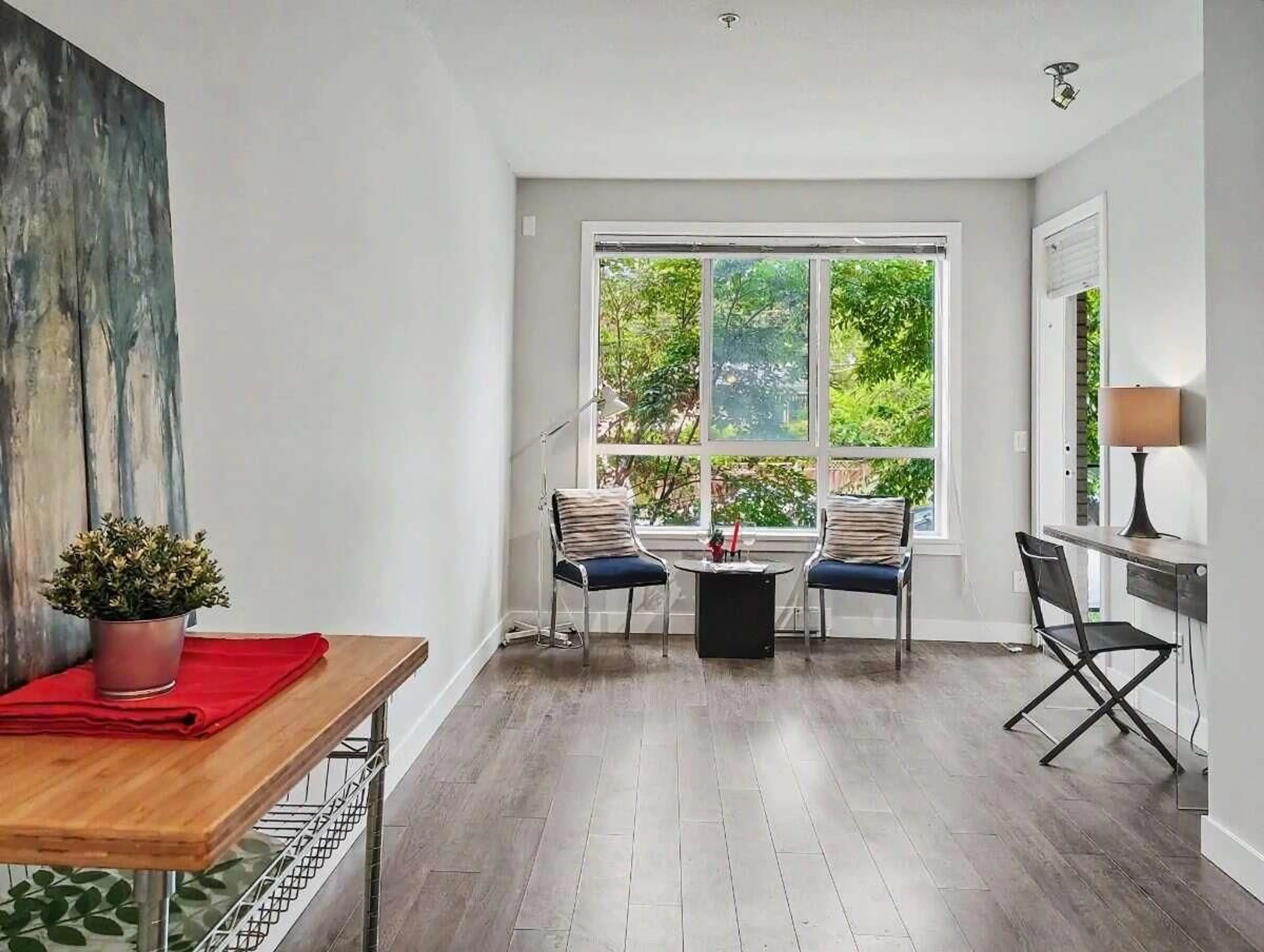 Unknown for 205 - 15388 105 AVENUE, Surrey British Columbia V3R0C4