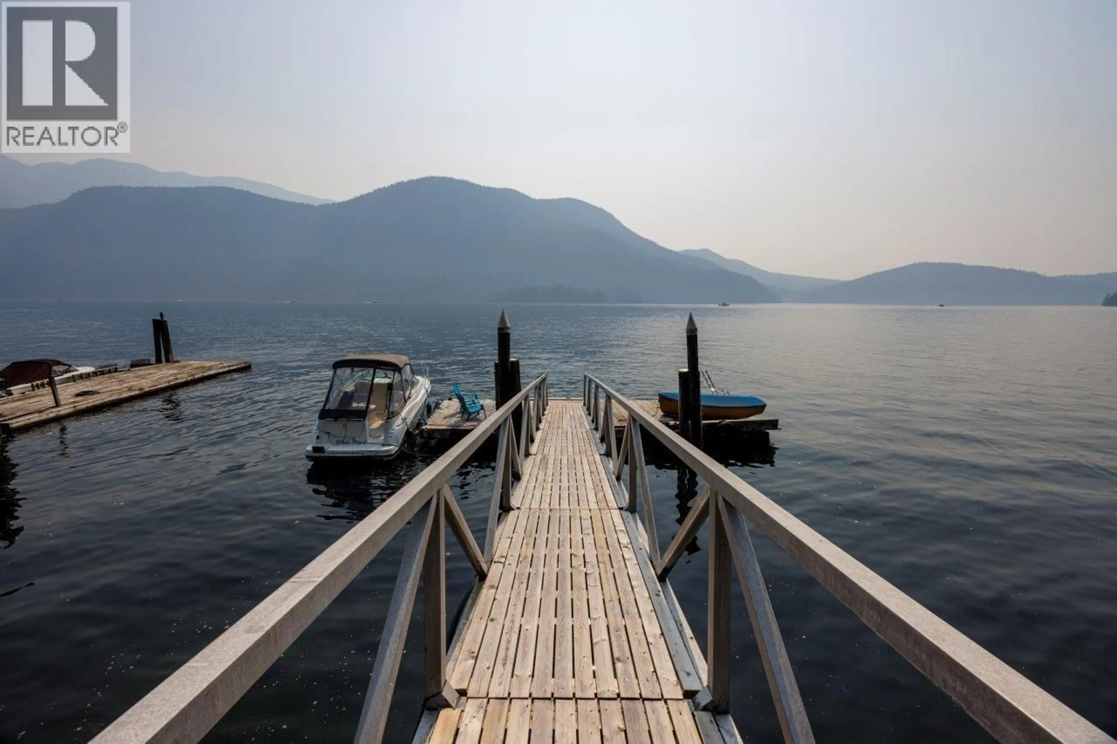 Blurry image for 330 SASAMAT LANE, North Vancouver British Columbia V7G2S4
