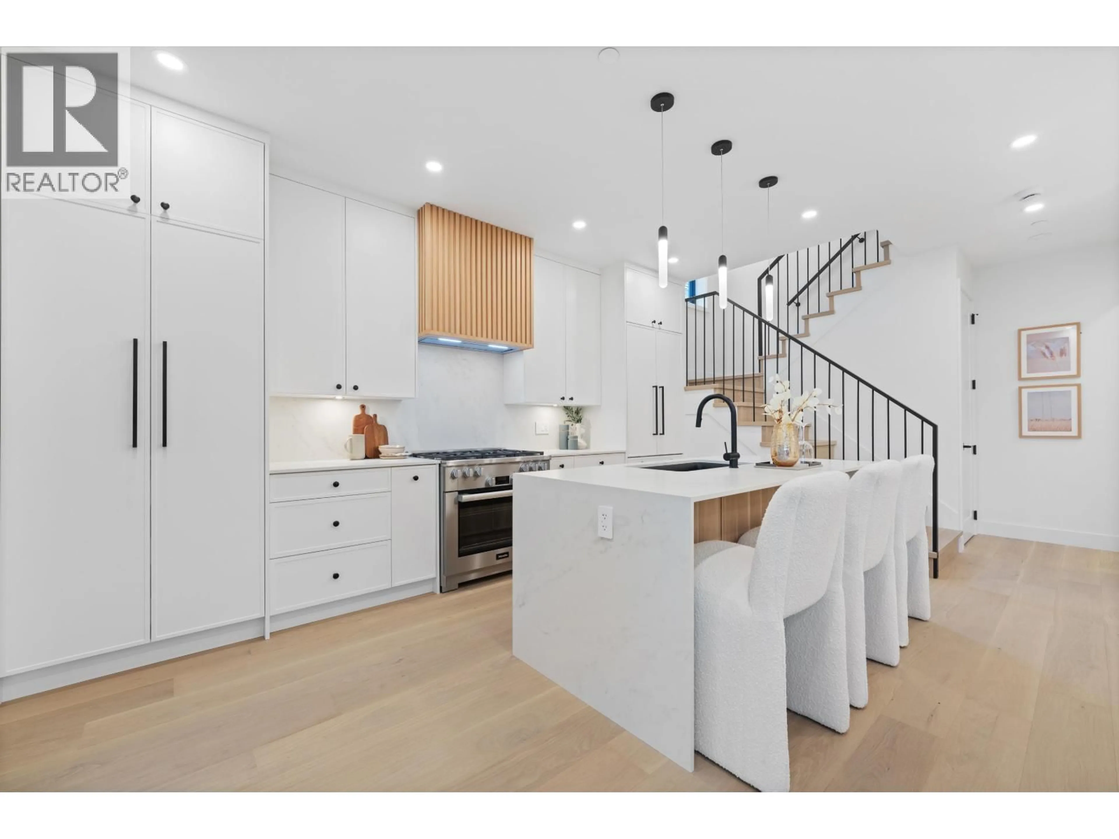 Open concept kitchen, ceramic/tile floor for 1 - 2846 12TH AVENUE, Vancouver British Columbia V6K2P9