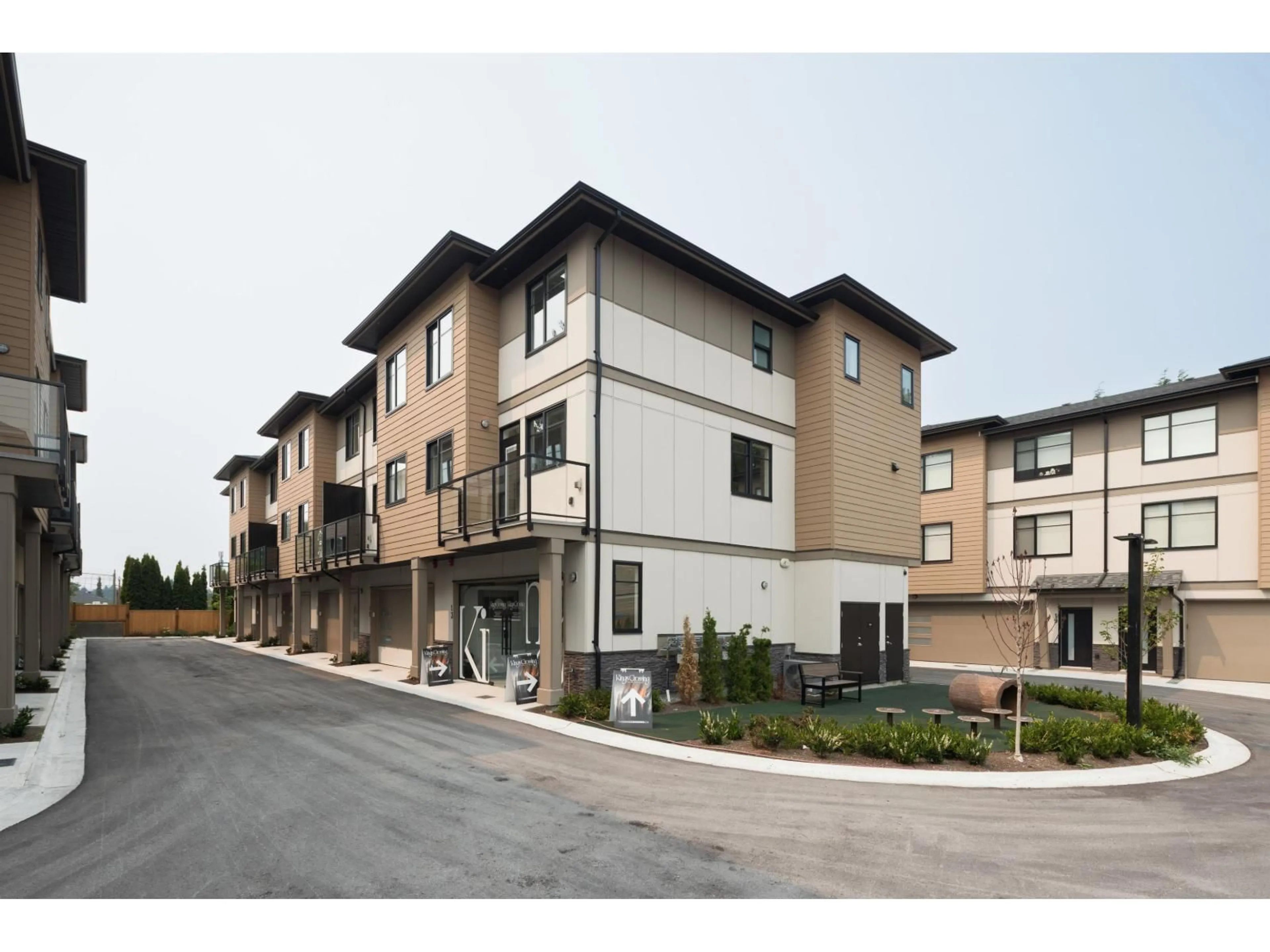 Unknown for 11 - 1641 KING CRESCENT, Abbotsford British Columbia V2S7M7