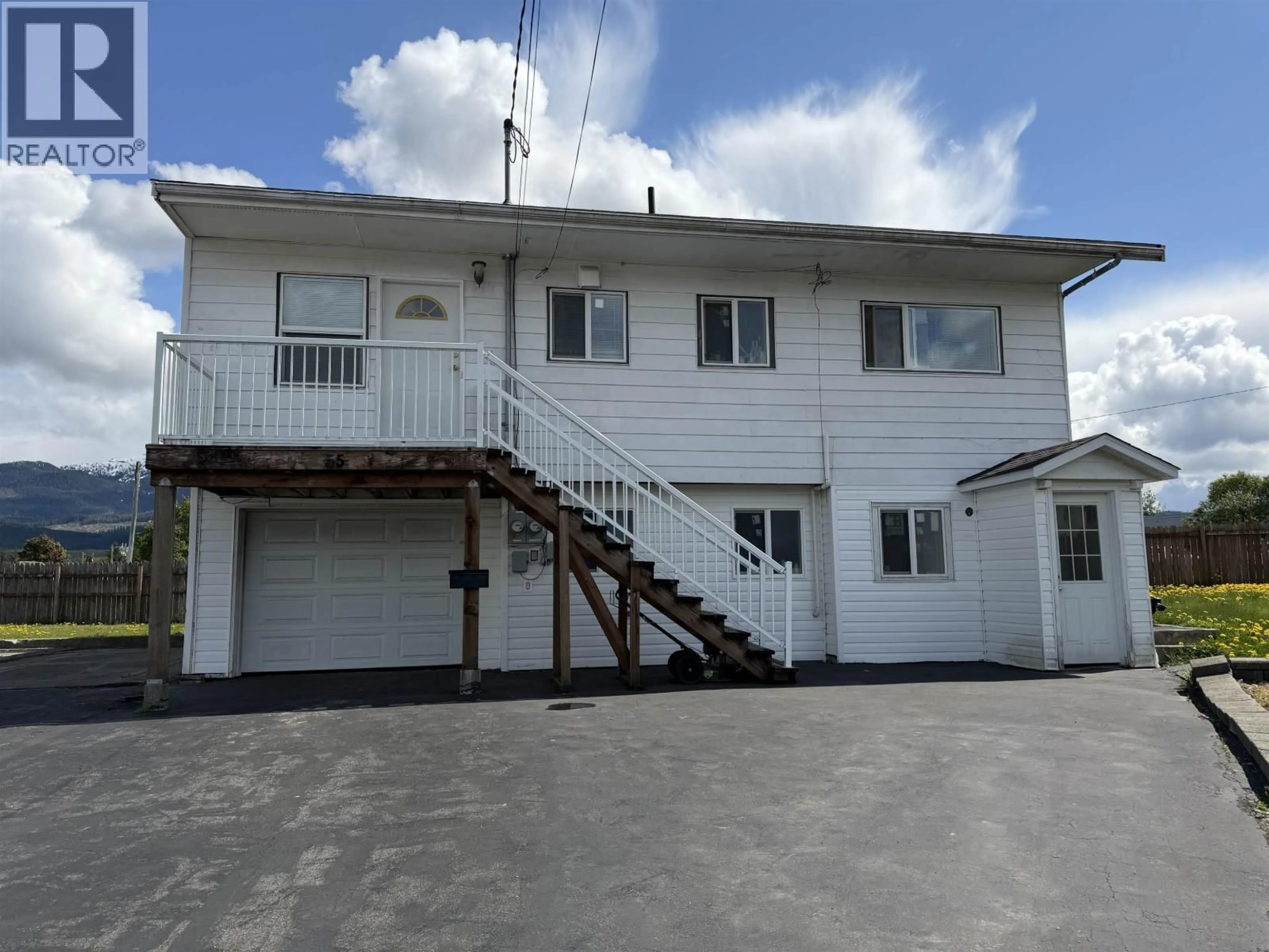Home with vinyl exterior material, building for 57 MALLARD STREET, Kitimat British Columbia V8C1N2