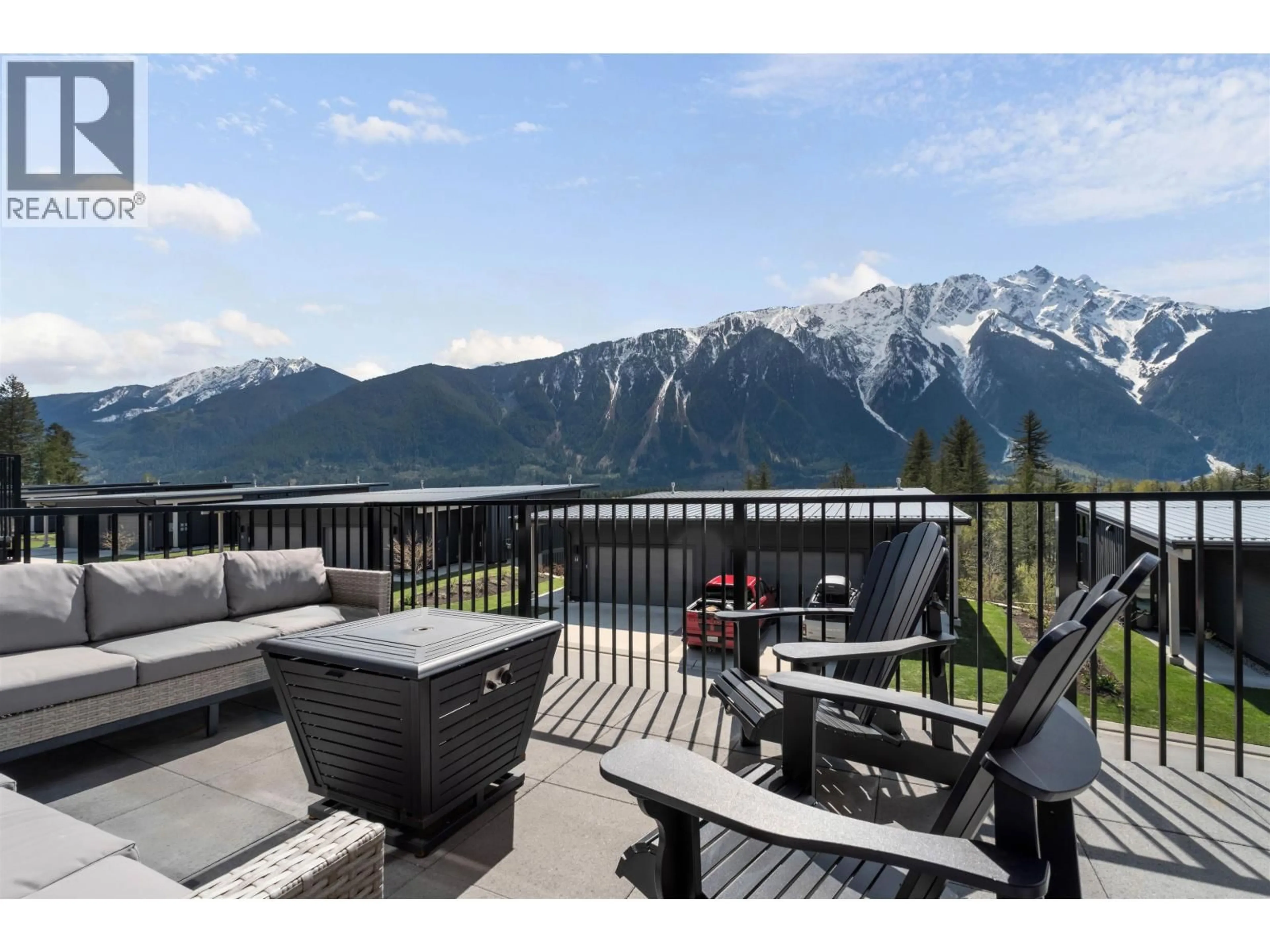 Patio, mountain view for 41 - 4000 SUNSTONE WAY, Pemberton British Columbia V0N2L3