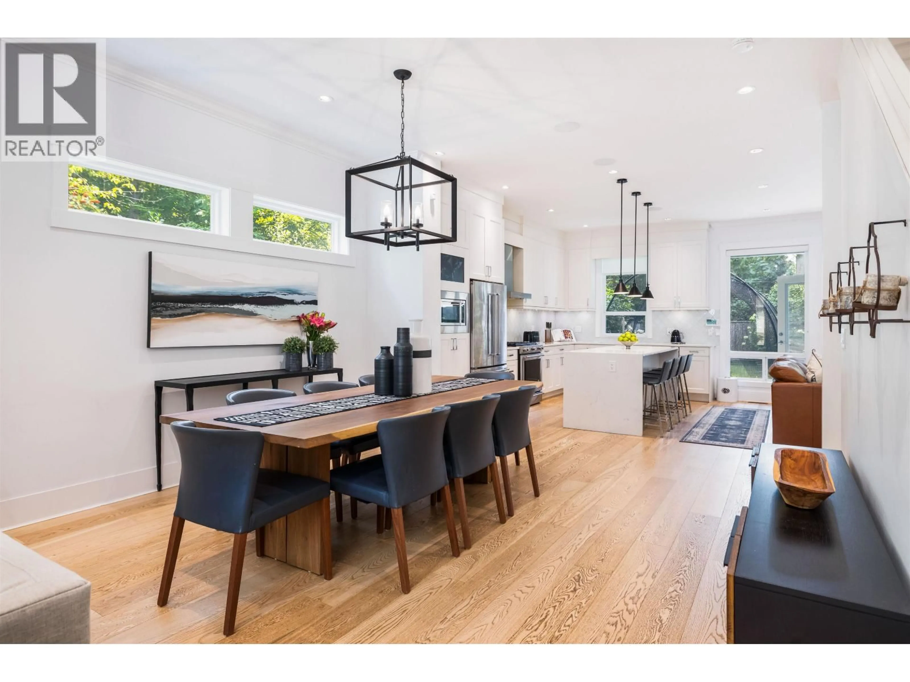 Open concept kitchen, wood/laminate floor for 1585 DRAYCOTT ROAD, North Vancouver British Columbia V7J1W3