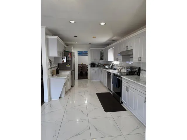6643 127 STREET, Surrey 2