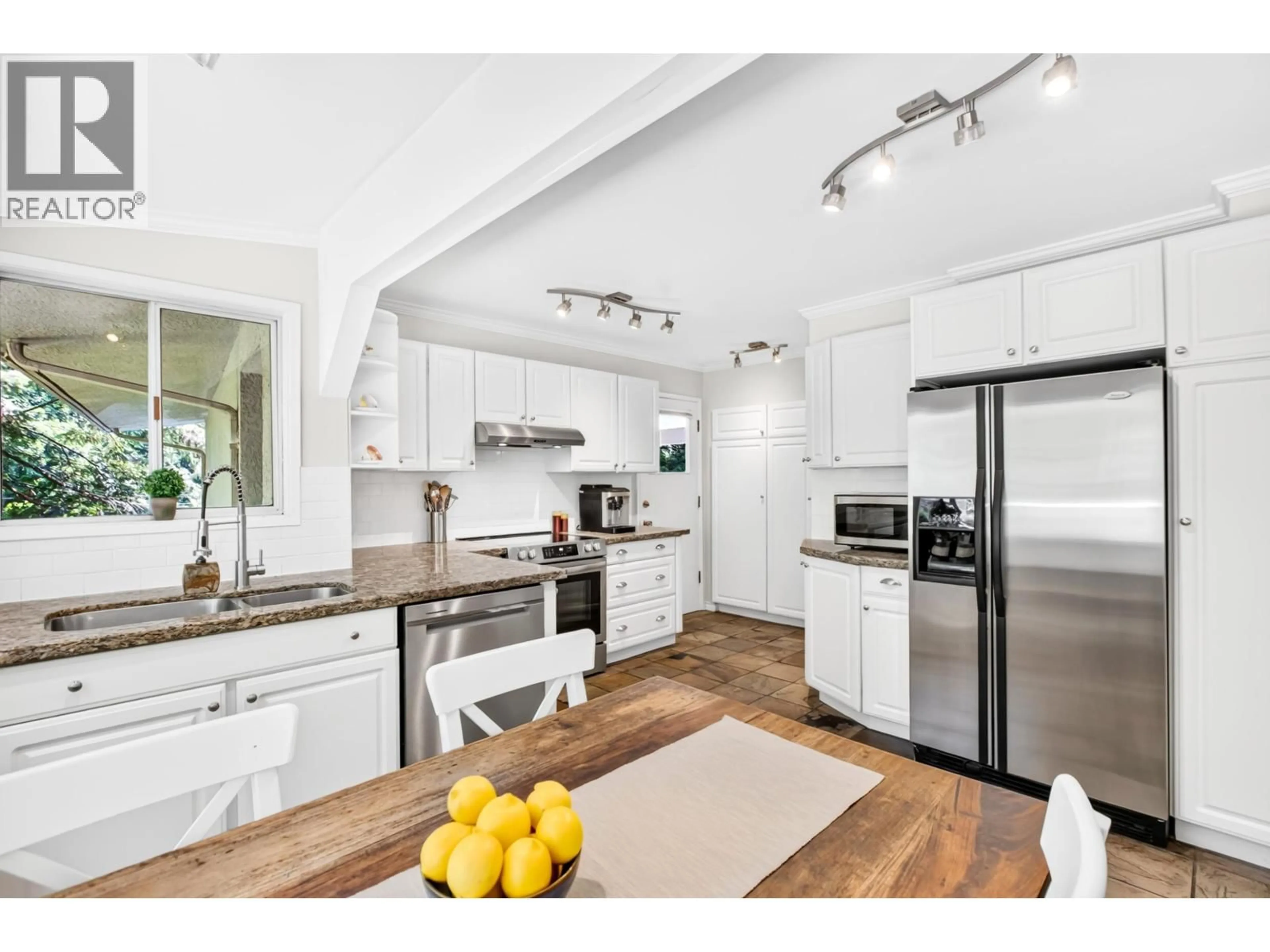 Open concept kitchen, unknown for 990 JARVIS STREET, Coquitlam British Columbia V3J5A1