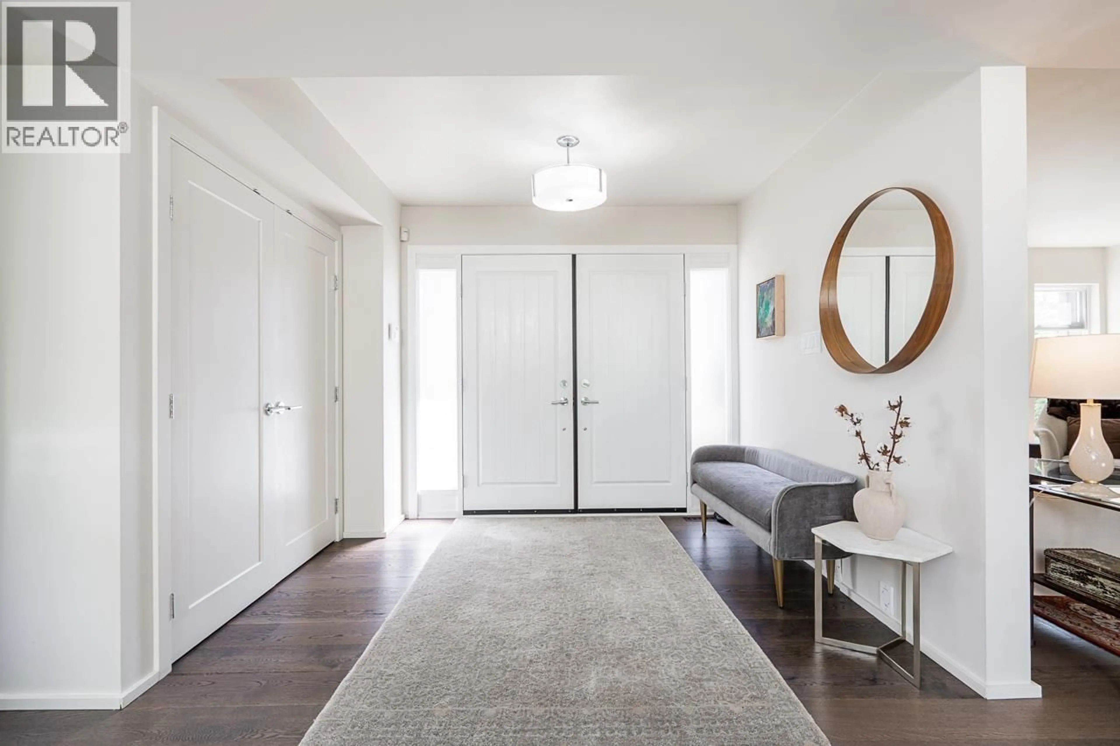 Indoor entryway for 4241 YUCULTA CRESCENT, Vancouver British Columbia V6N4A9