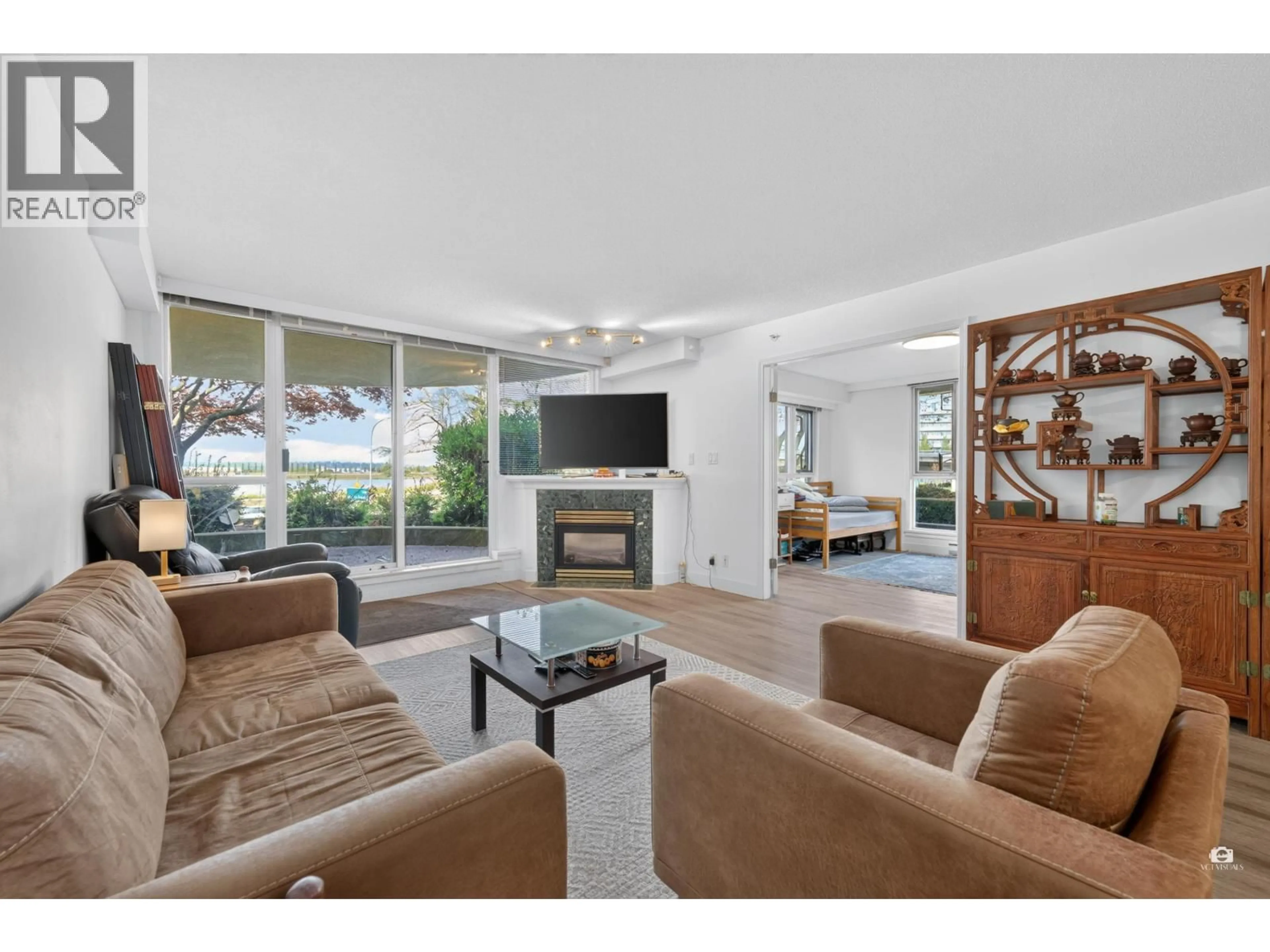 Living room with furniture, unknown for 109 - 5860 DOVER CRESCENT, Richmond British Columbia V7C5S6