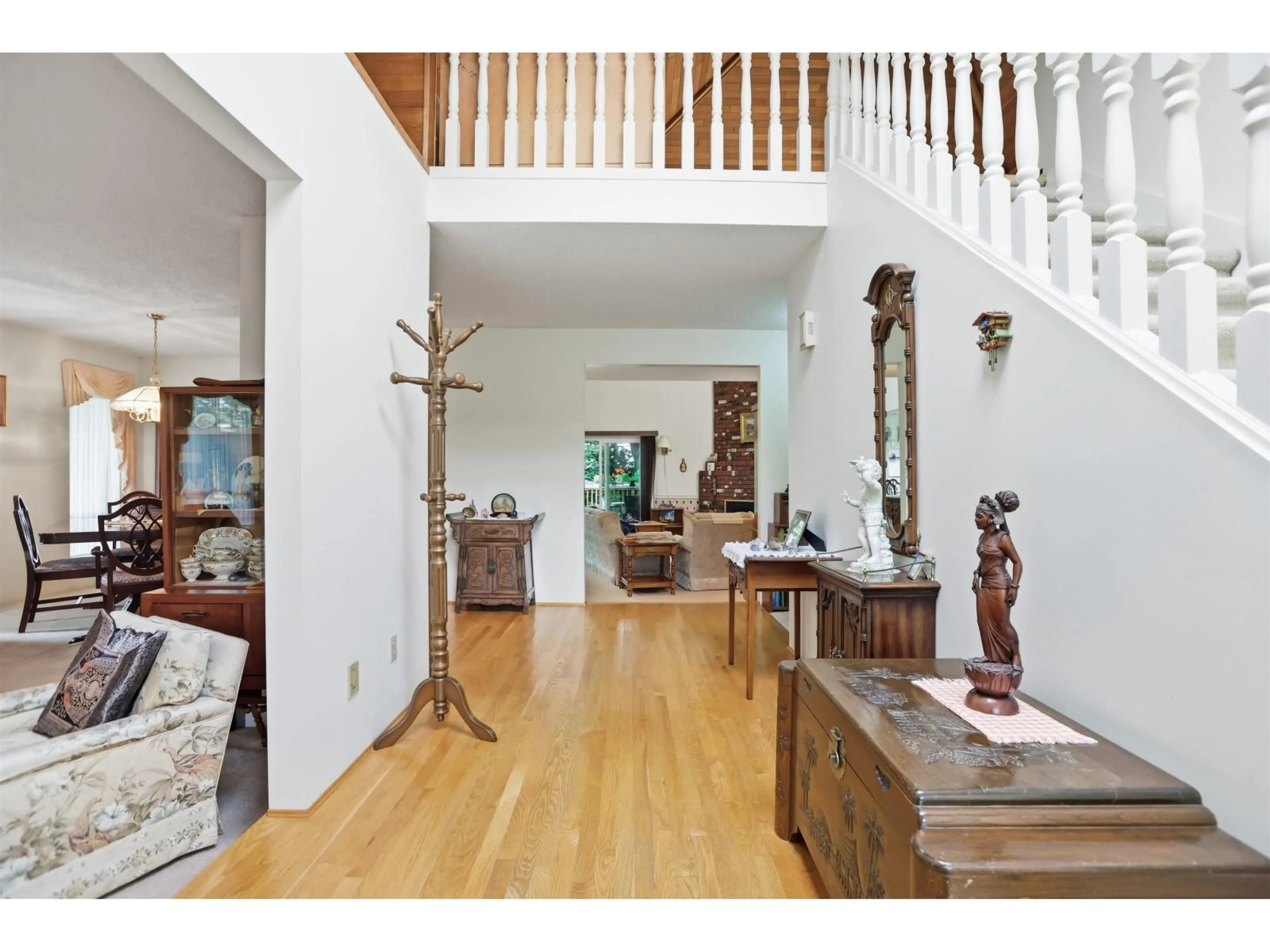 Indoor foyer for 11104 BRIDLINGTON DRIVE, Delta British Columbia V4C7W8