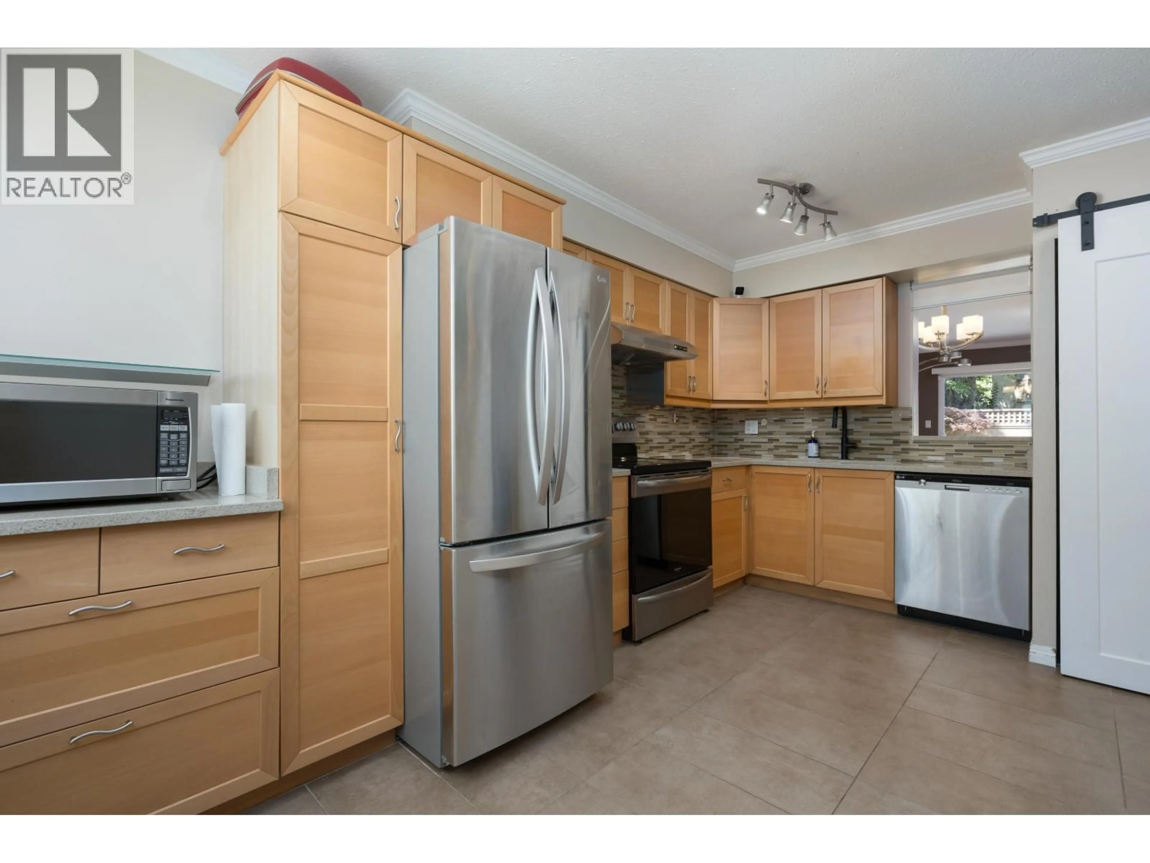 Standard kitchen, unknown for 34 - 6100 TIFFANY BOULEVARD, Richmond British Columbia V7C5A8