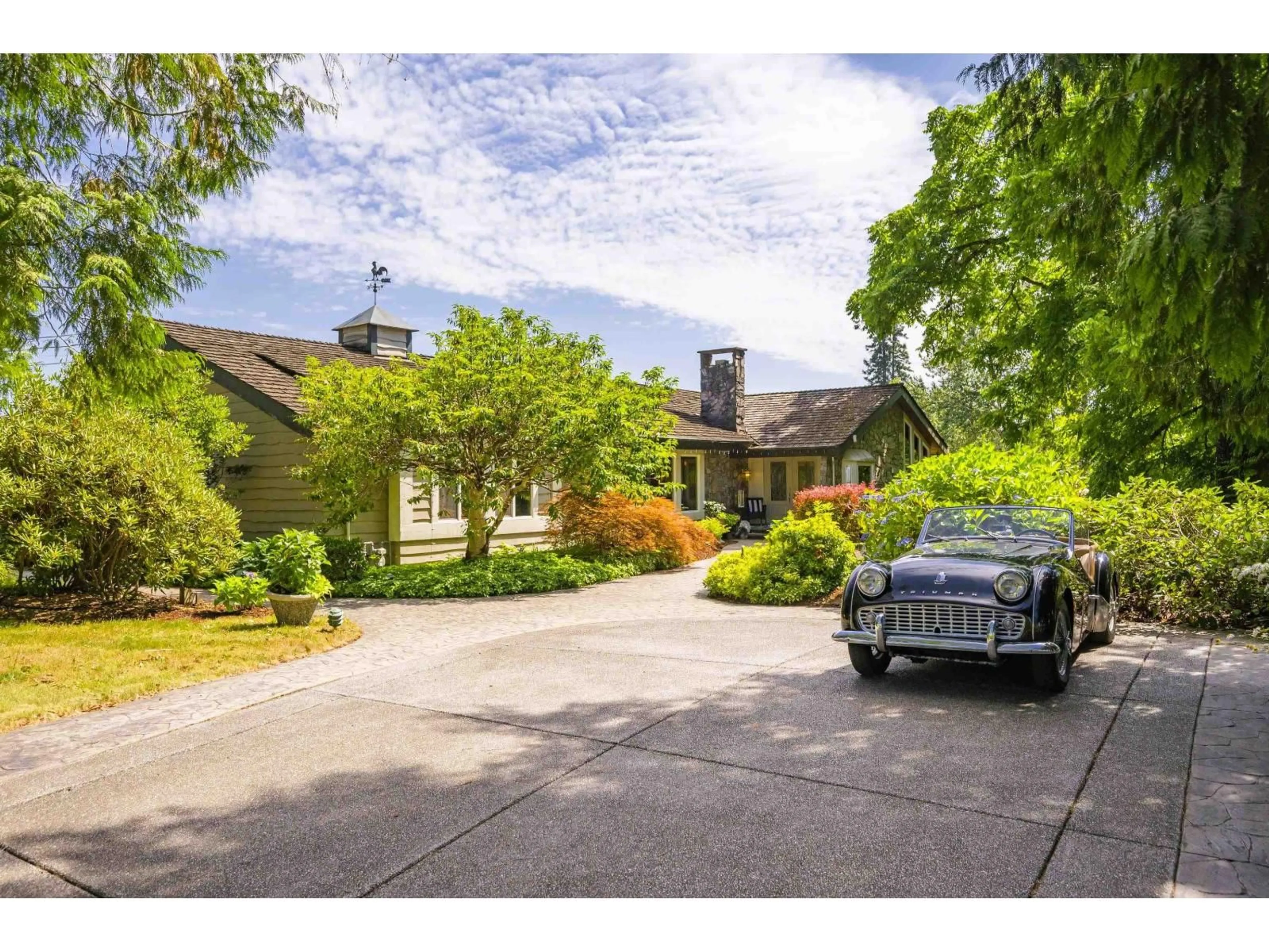 A pic from outside/outdoor area/front of a property/back of a property/a pic from drone, street for 9837 MCKINNON CRESCENT, Langley British Columbia V1M3V6