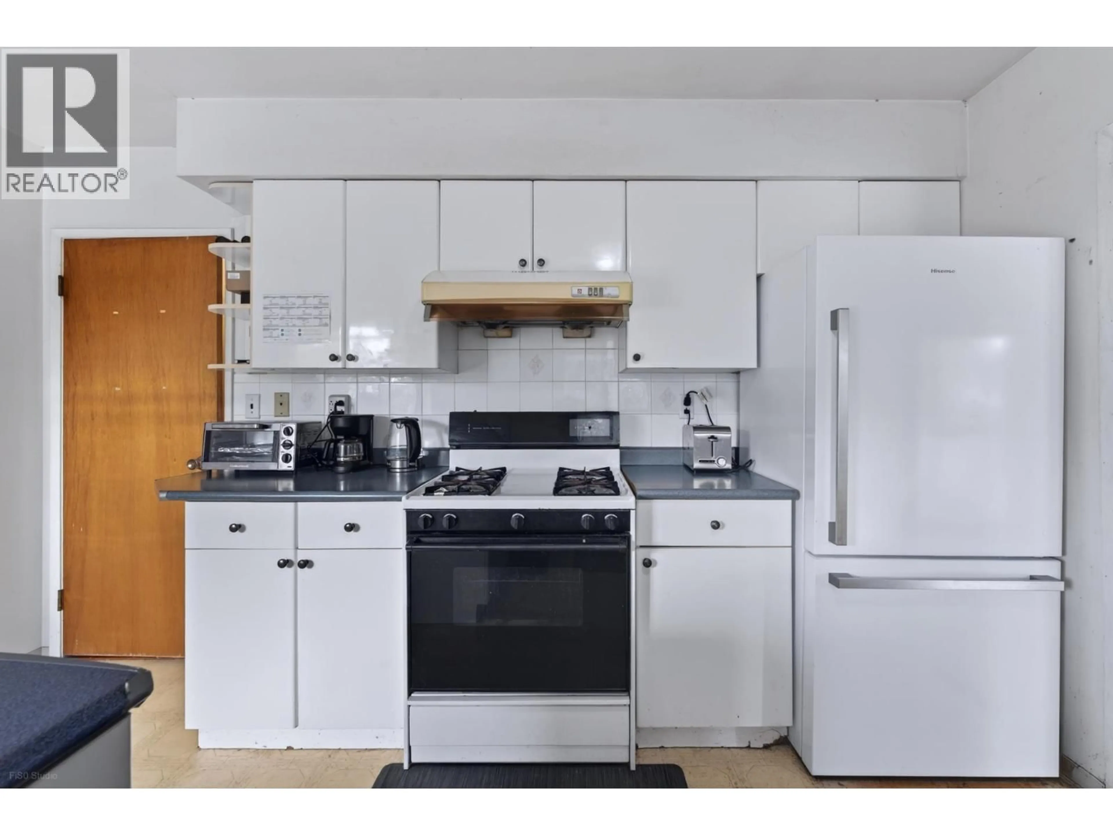 Standard kitchen, unknown for 9031 NO. 2 ROAD, Richmond British Columbia V7E2C6