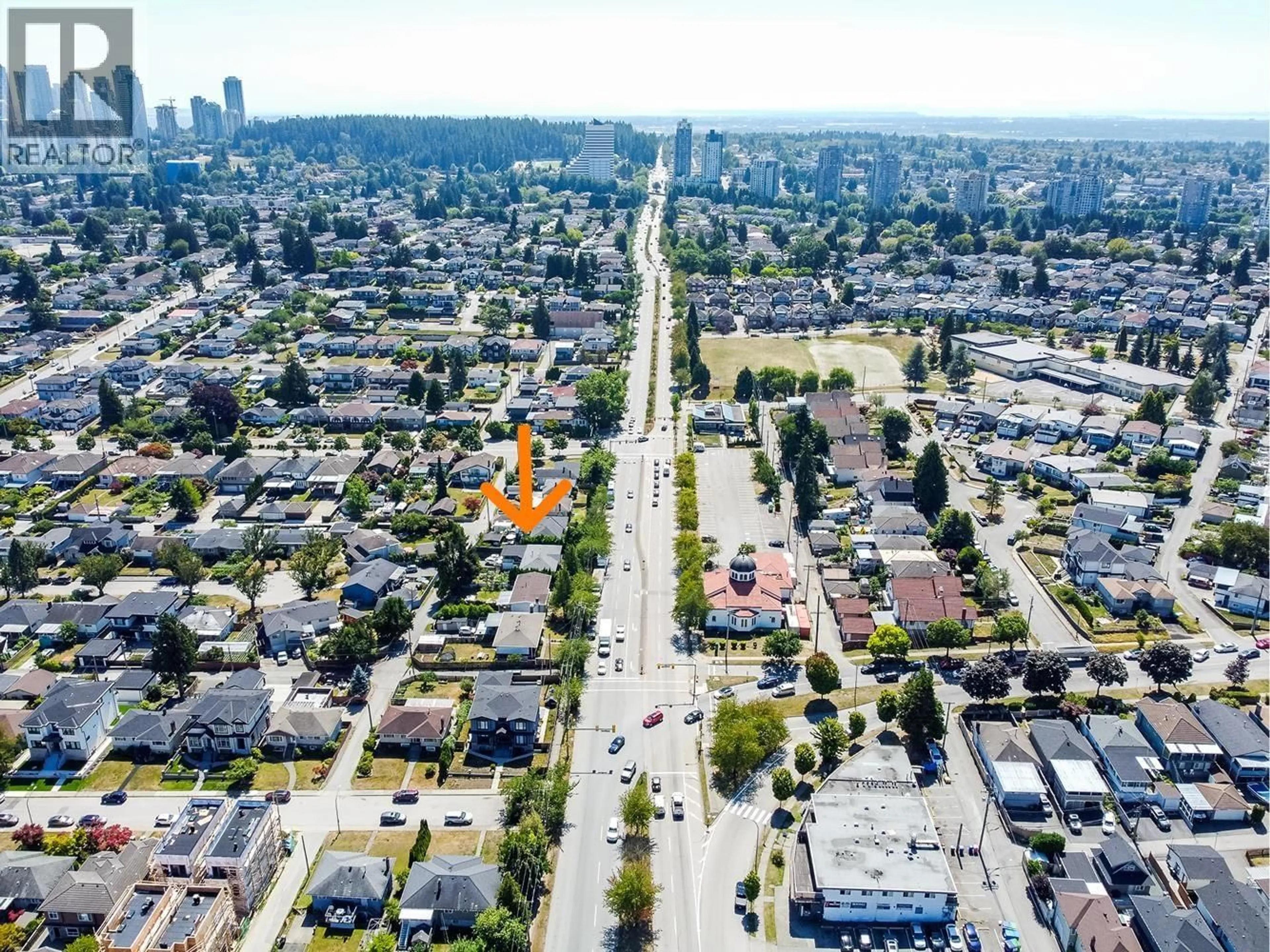 A pic from outside/outdoor area/front of a property/back of a property/a pic from drone, street for 4560 BOUNDARY ROAD, Burnaby British Columbia V5R2N4