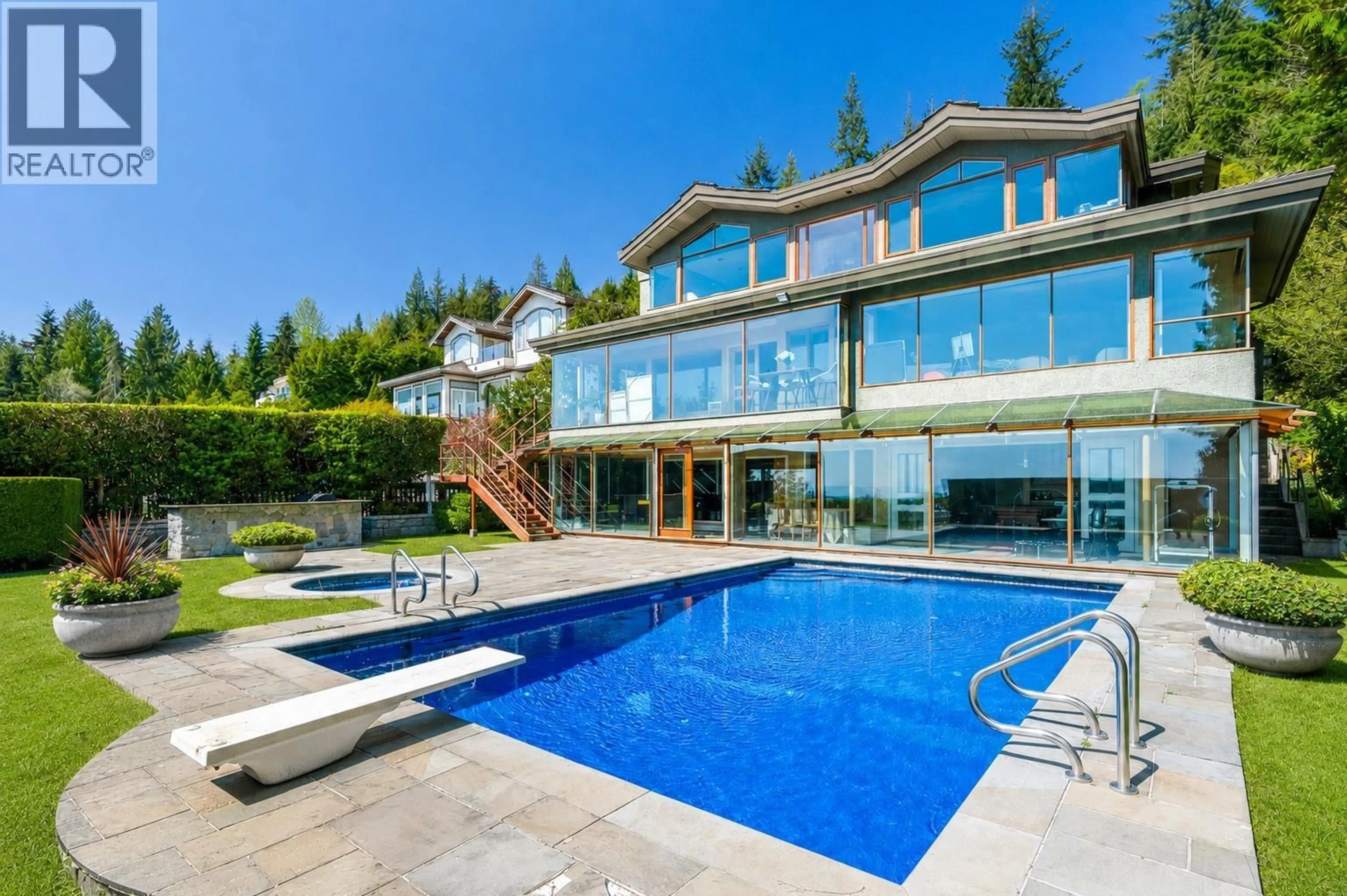 Pool for 1626 PINECREST DRIVE, West Vancouver British Columbia V7S3H3