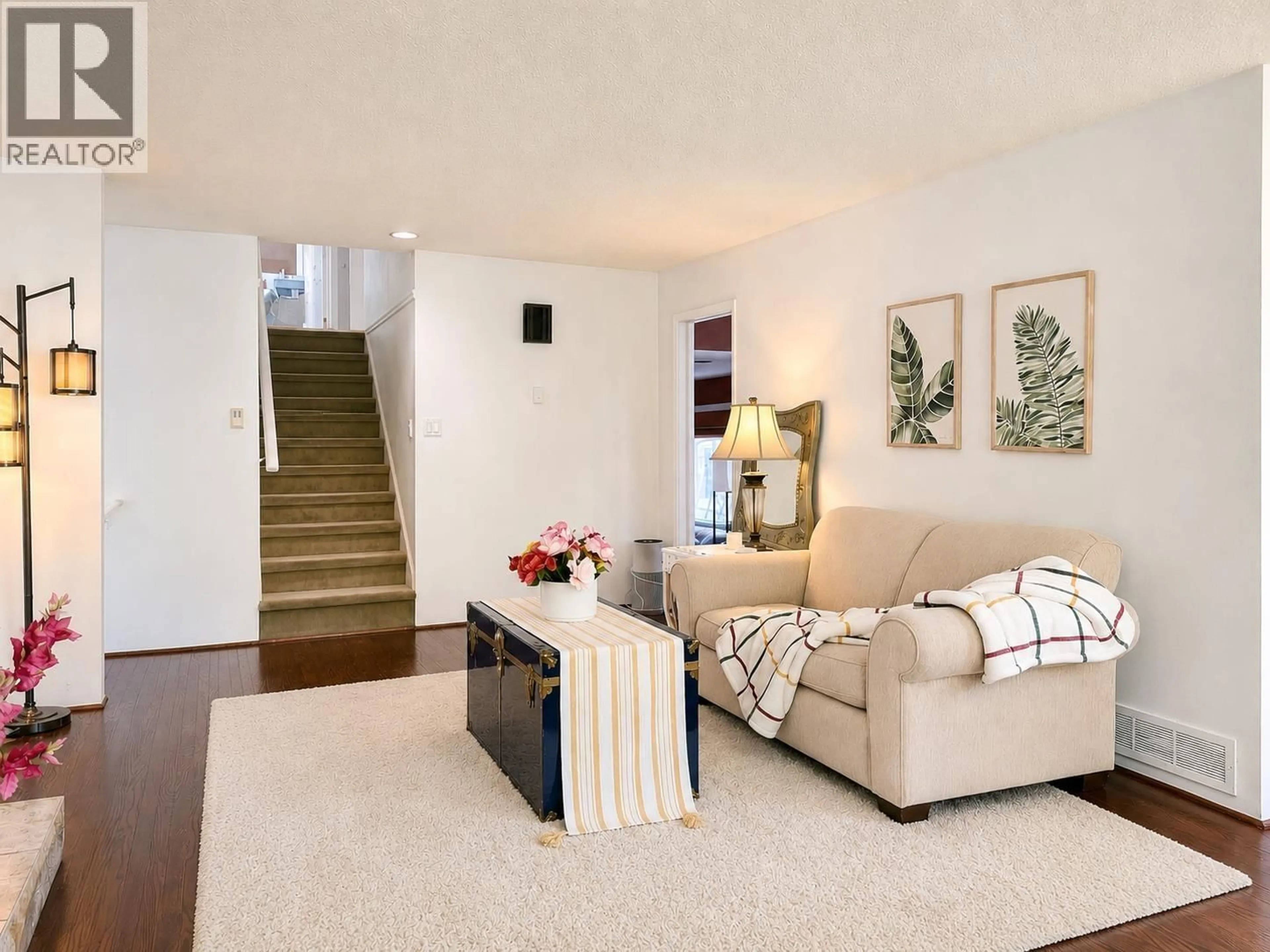 Living room with furniture, carpet floor for 9560 GLENDOWER DRIVE, Richmond British Columbia V7A2Y5