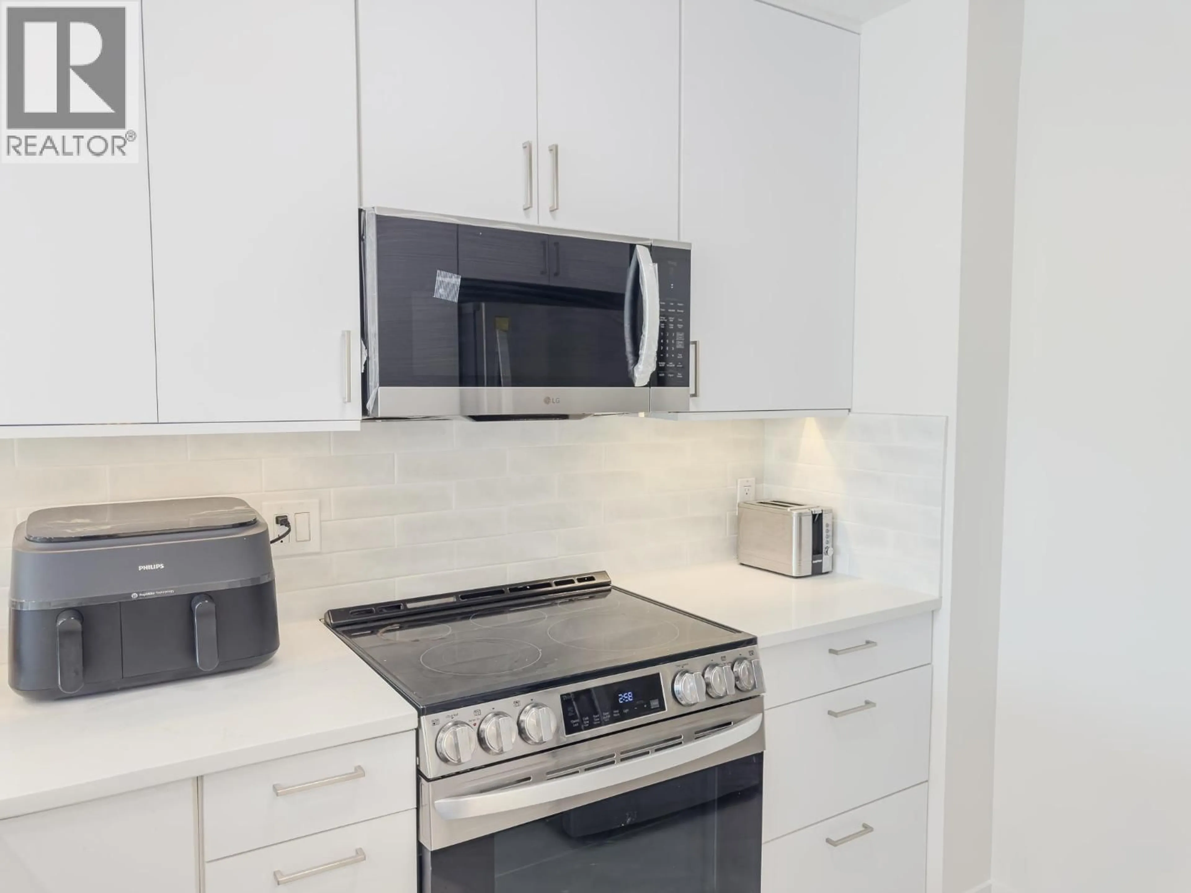 Standard kitchen, unknown for 311 - 4893 CLARENDON STREET, Vancouver British Columbia V5R3J3