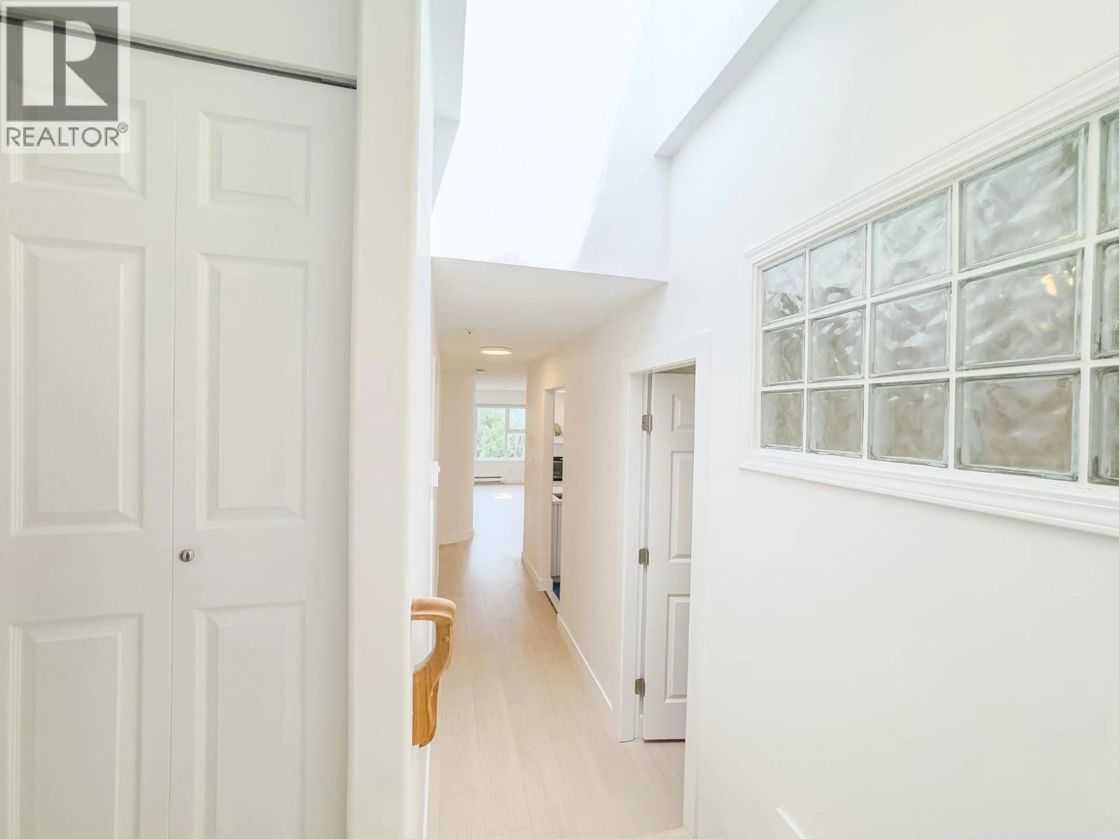 Indoor entryway for 311 - 4893 CLARENDON STREET, Vancouver British Columbia V5R3J3