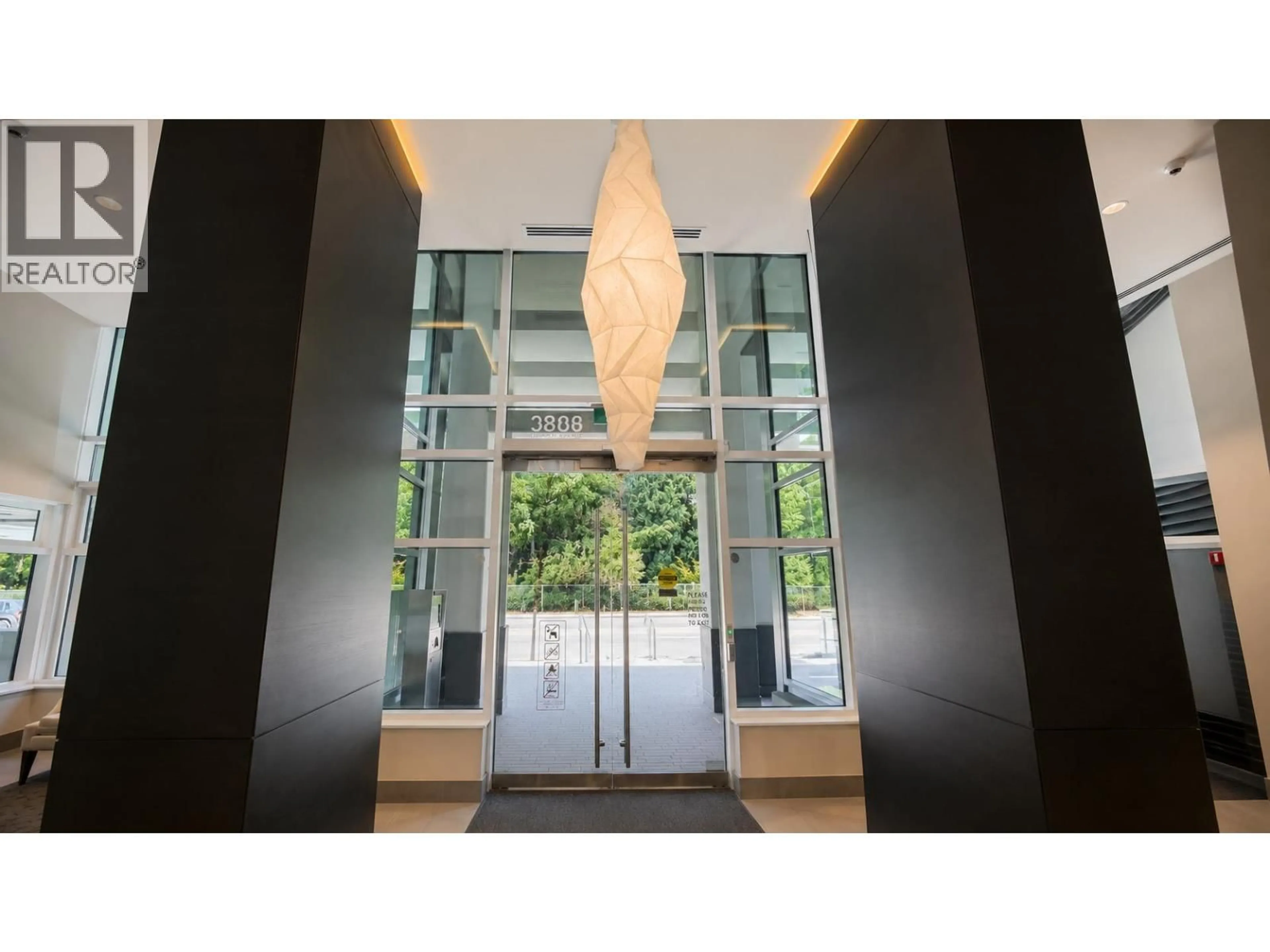 Indoor foyer for 1008 - 3080 LINCOLN AVENUE, Coquitlam British Columbia V3B0L9