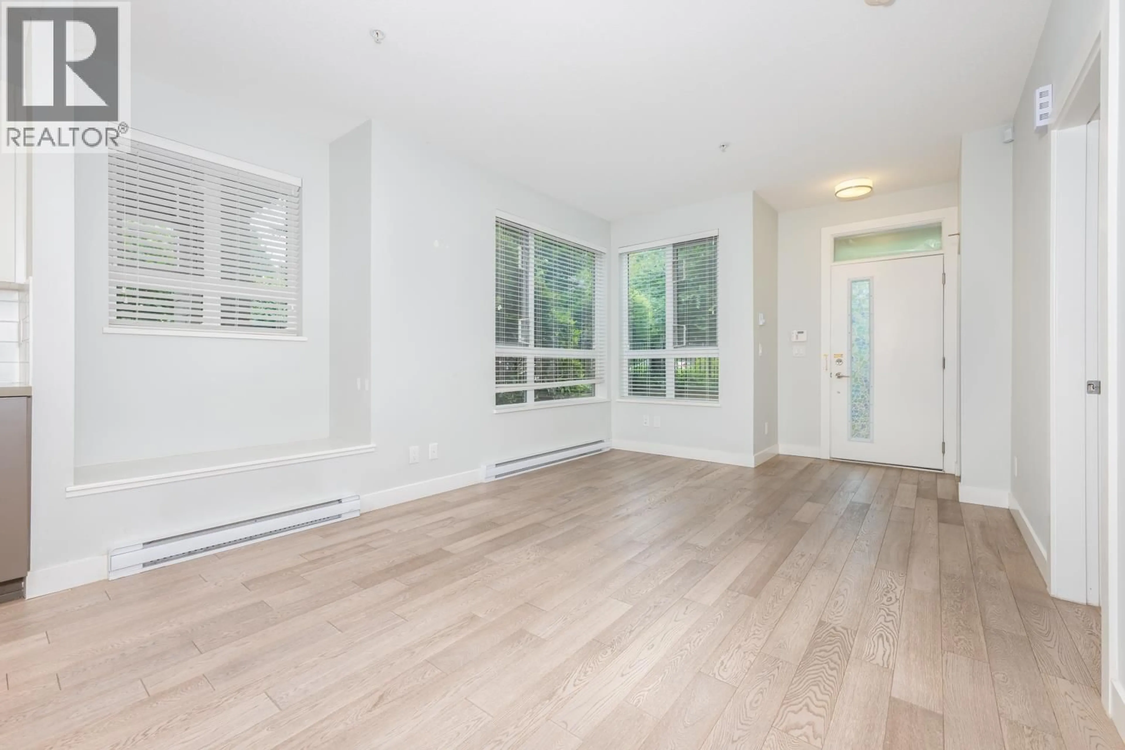 A pic of a room for 5 - 3221 NOEL DRIVE, Burnaby British Columbia V3J0H3