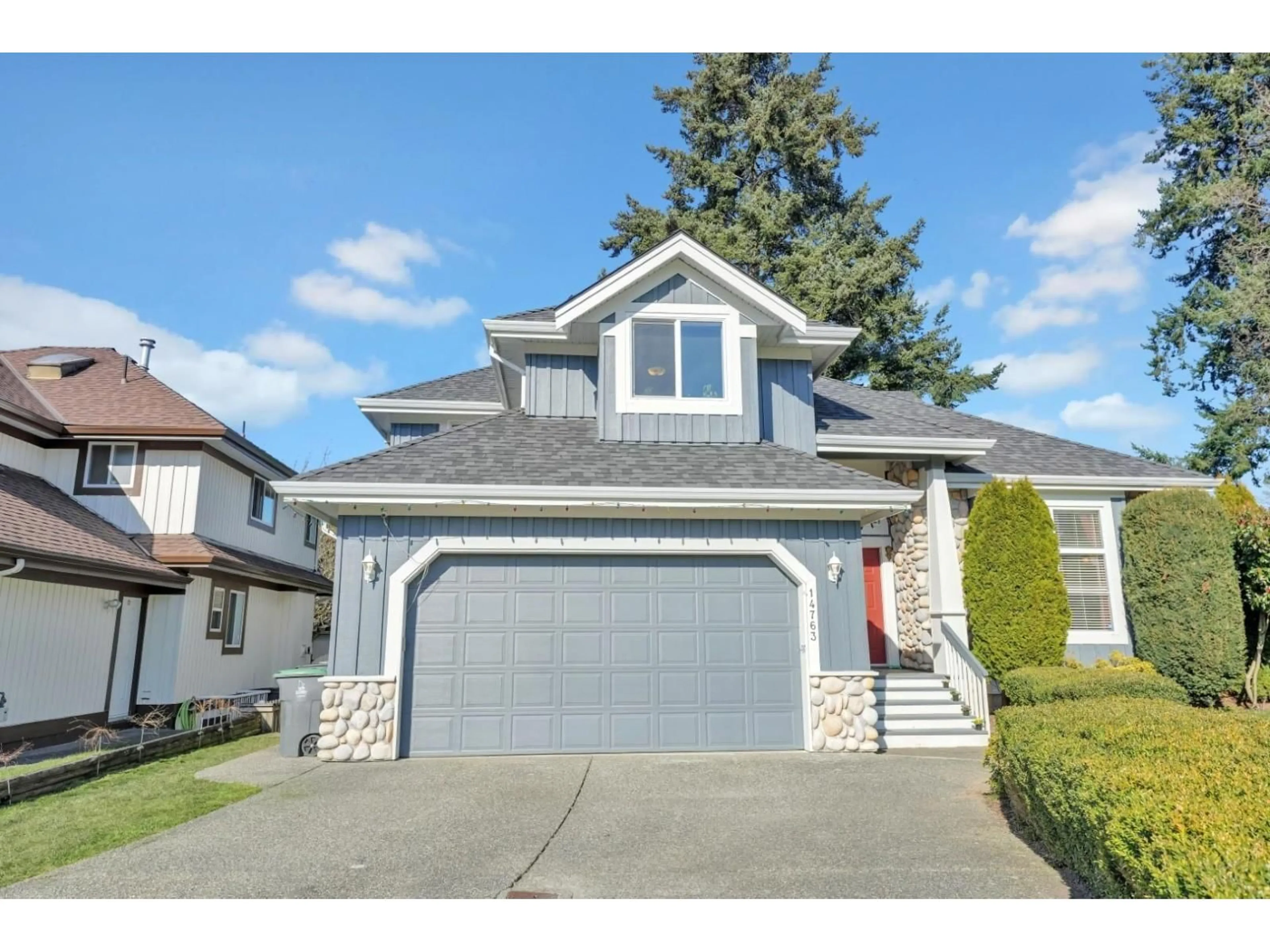 Home with vinyl exterior material, street for 14763 31A AVENUE, Surrey British Columbia V4P3E8