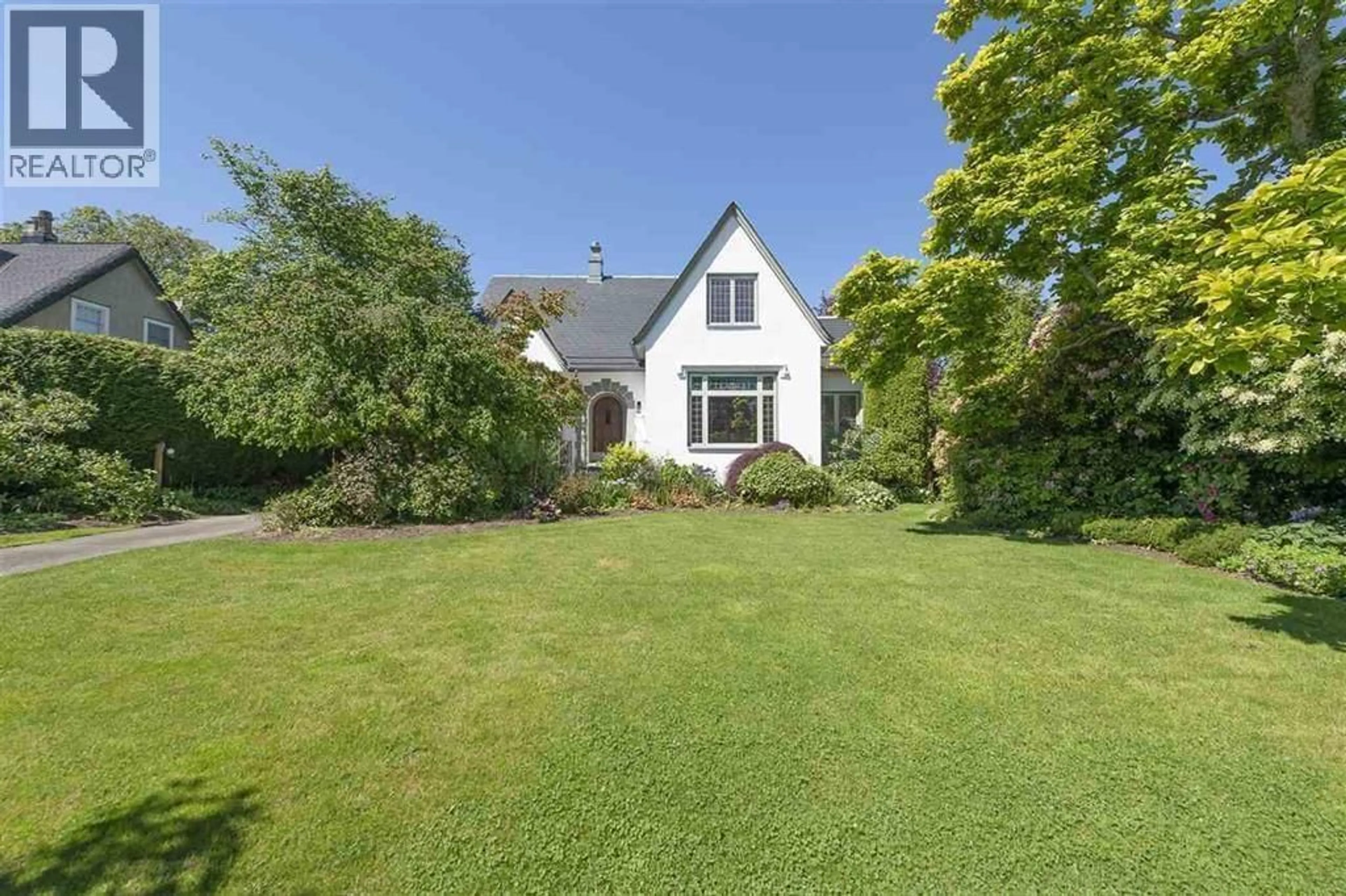 A pic from outside/outdoor area/front of a property/back of a property/a pic from drone, street for 1707 ALLISON ROAD, Vancouver British Columbia V6T1S7