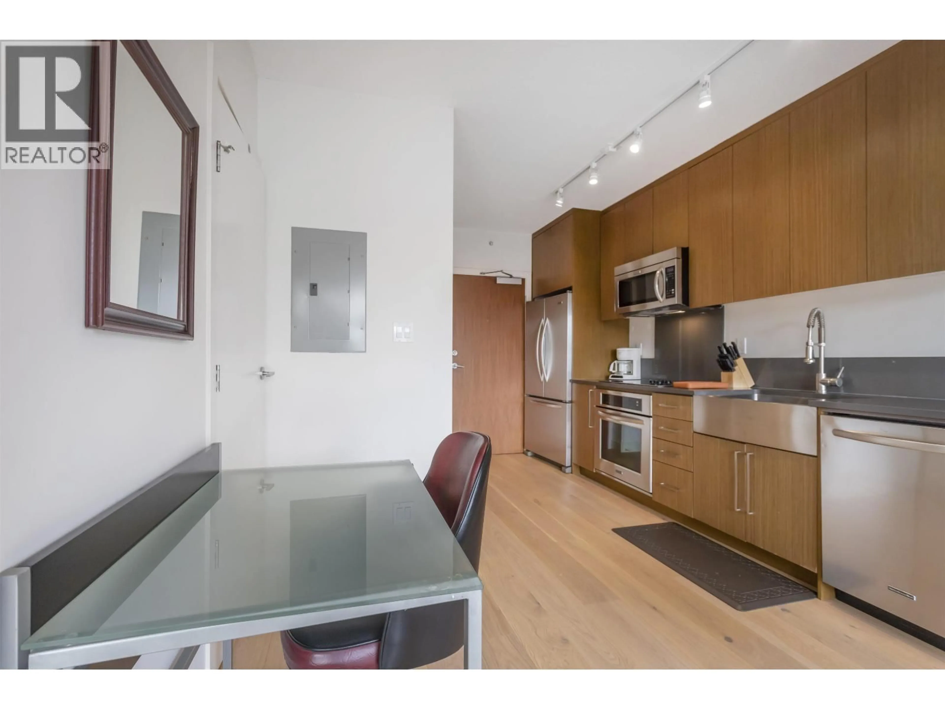 Standard kitchen, wood/laminate floor for 463 - 250 6 STREET, Vancouver British Columbia V5T0B7