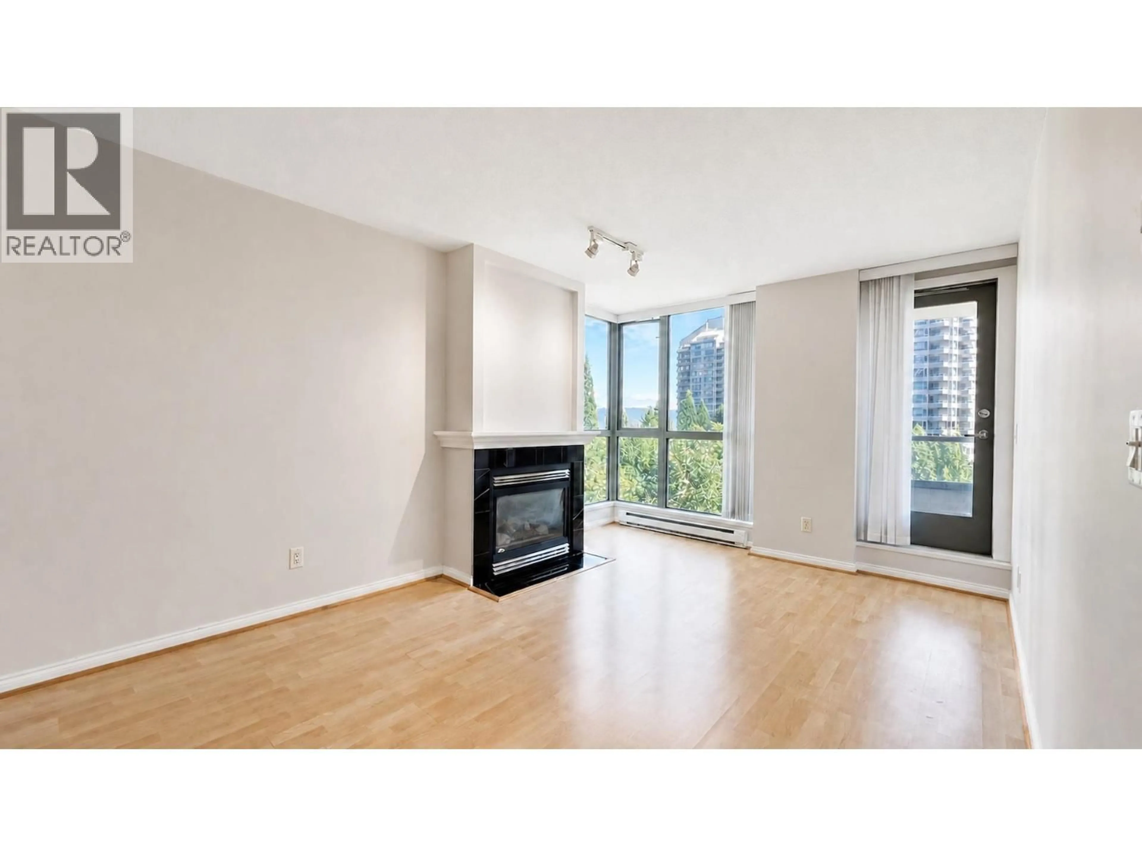 A pic of a room for 603 - 4788 HAZEL STREET, Burnaby British Columbia V5H4V9