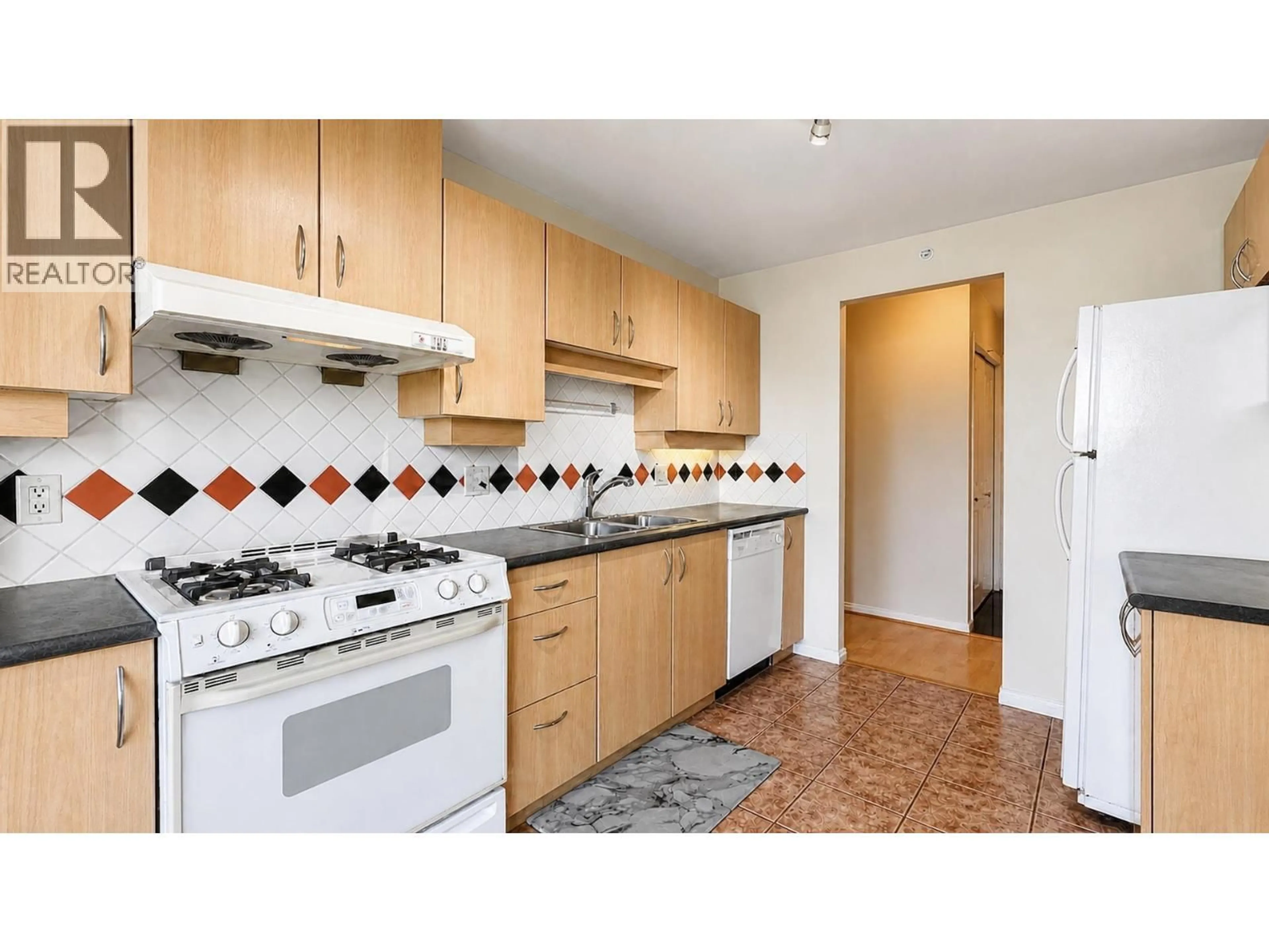 Standard kitchen, unknown for 603 - 4788 HAZEL STREET, Burnaby British Columbia V5H4V9