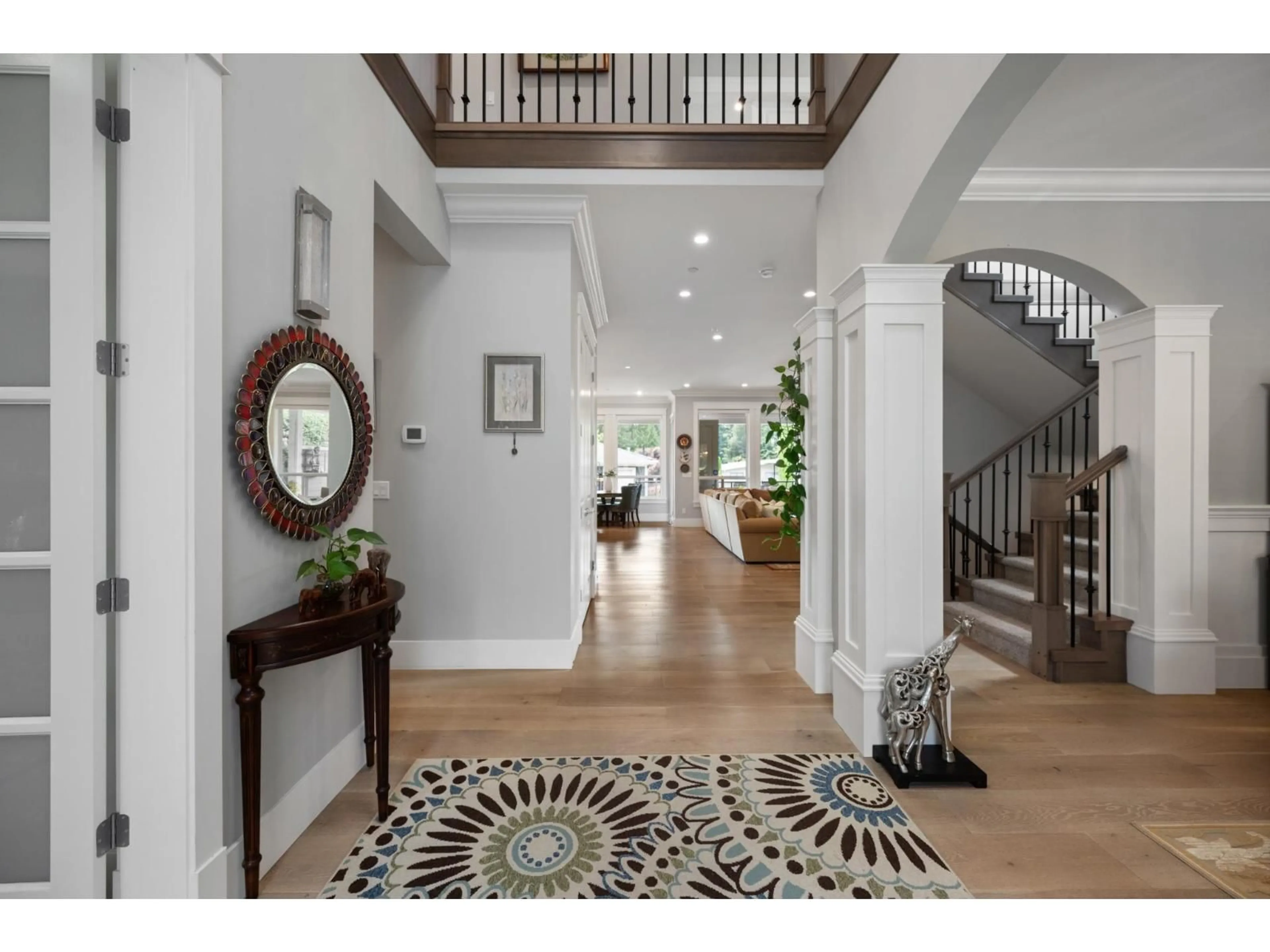 Indoor entryway for 13632 BLACKBURN AVENUE, White Rock British Columbia V4B2Y8