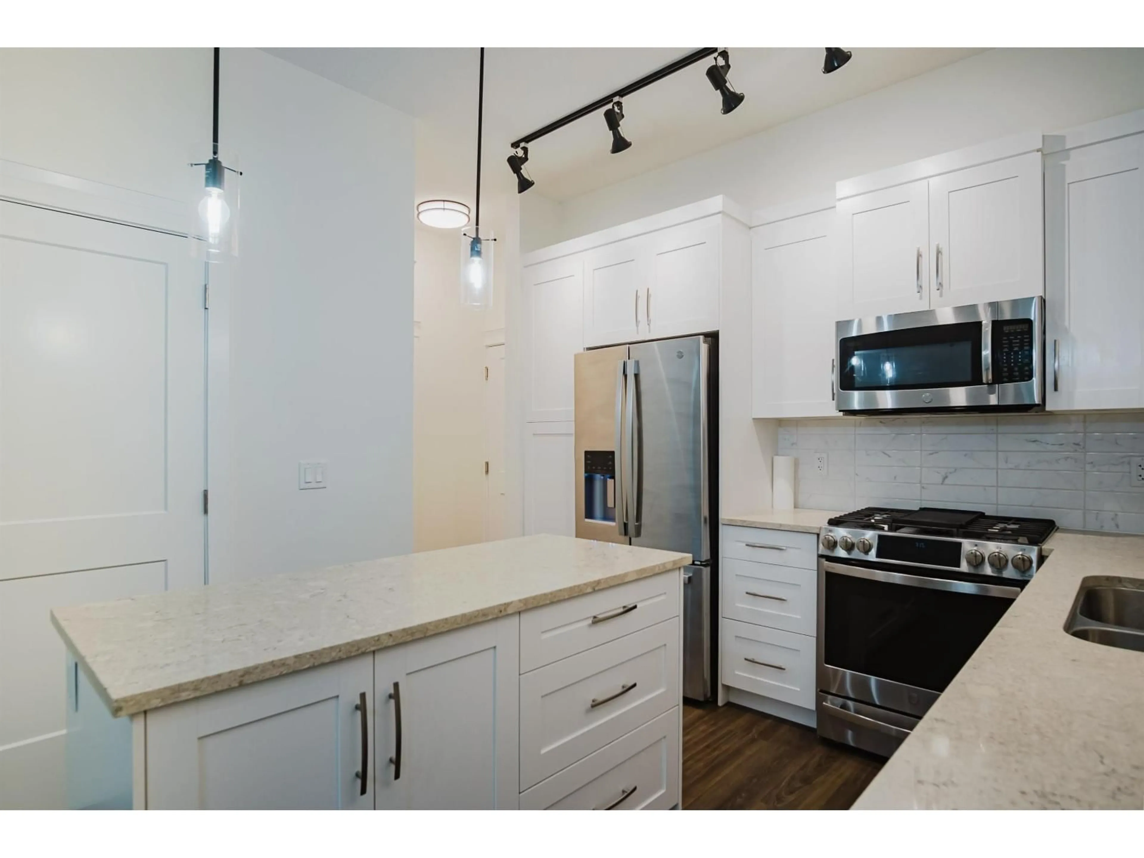 Open concept kitchen, unknown for 4 - 11077 RAVINE ROAD, Surrey British Columbia V3T0R7