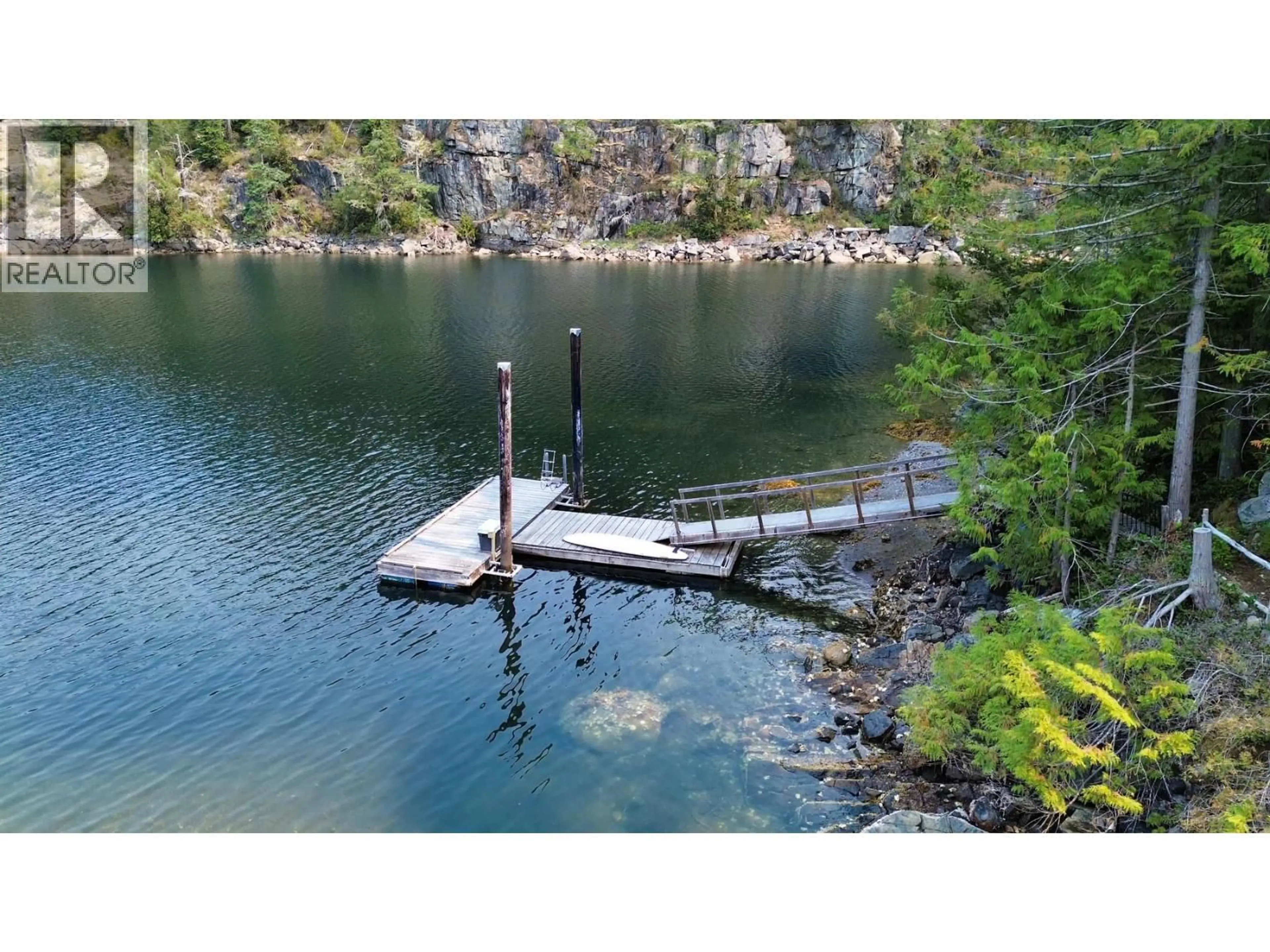 Stairs for 9812 WESCAN ROAD, Halfmoon Bay British Columbia V0N1Y2