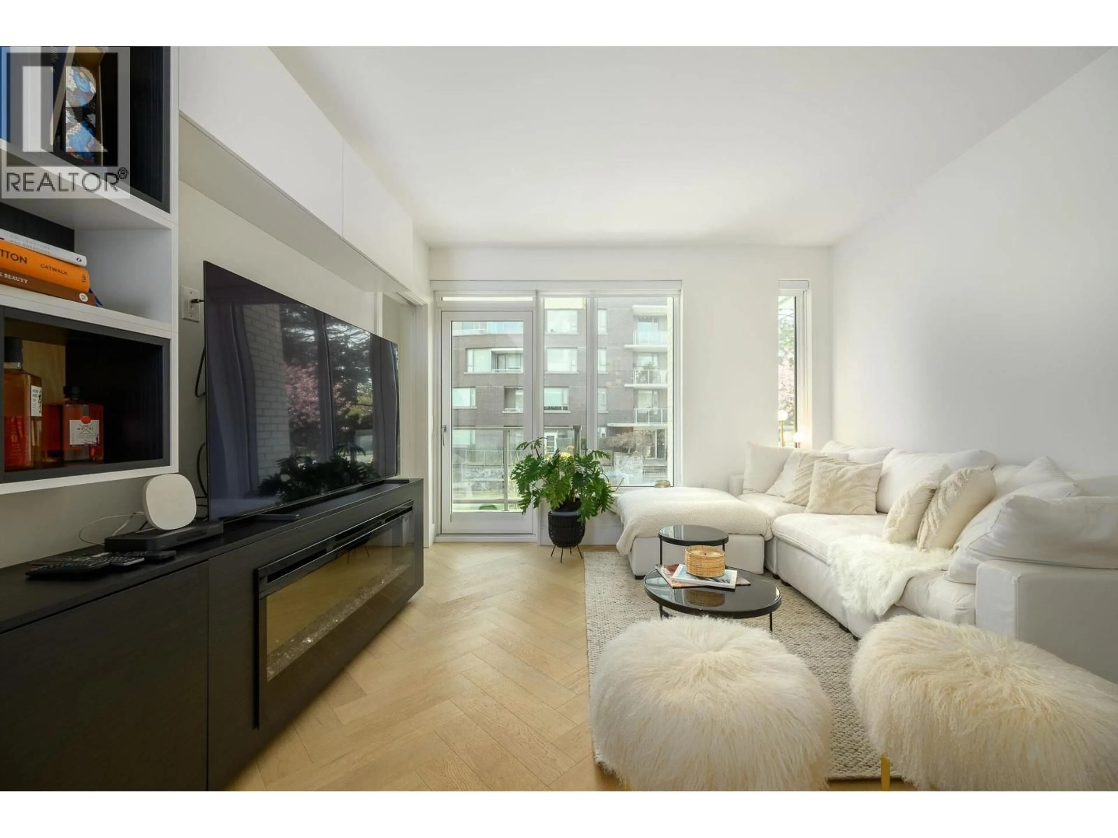 Living room with furniture, unknown for 204 - 4675 CAMBIE STREET, Vancouver British Columbia V5Z0J7